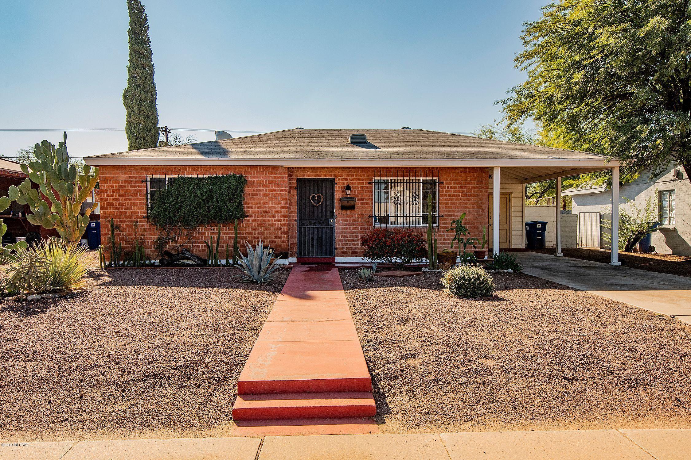 Country Club Manor - Residential