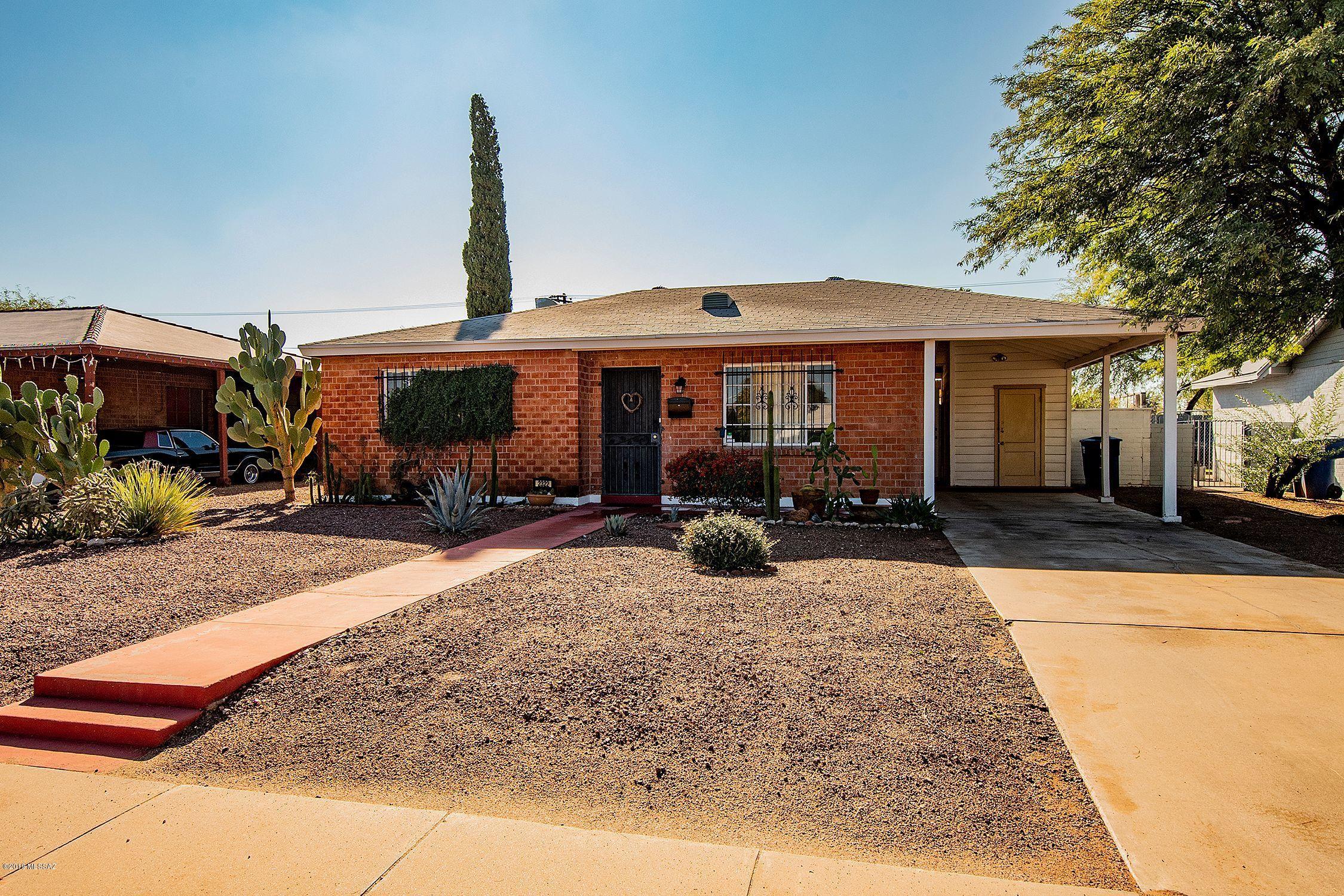 Country Club Manor - Residential