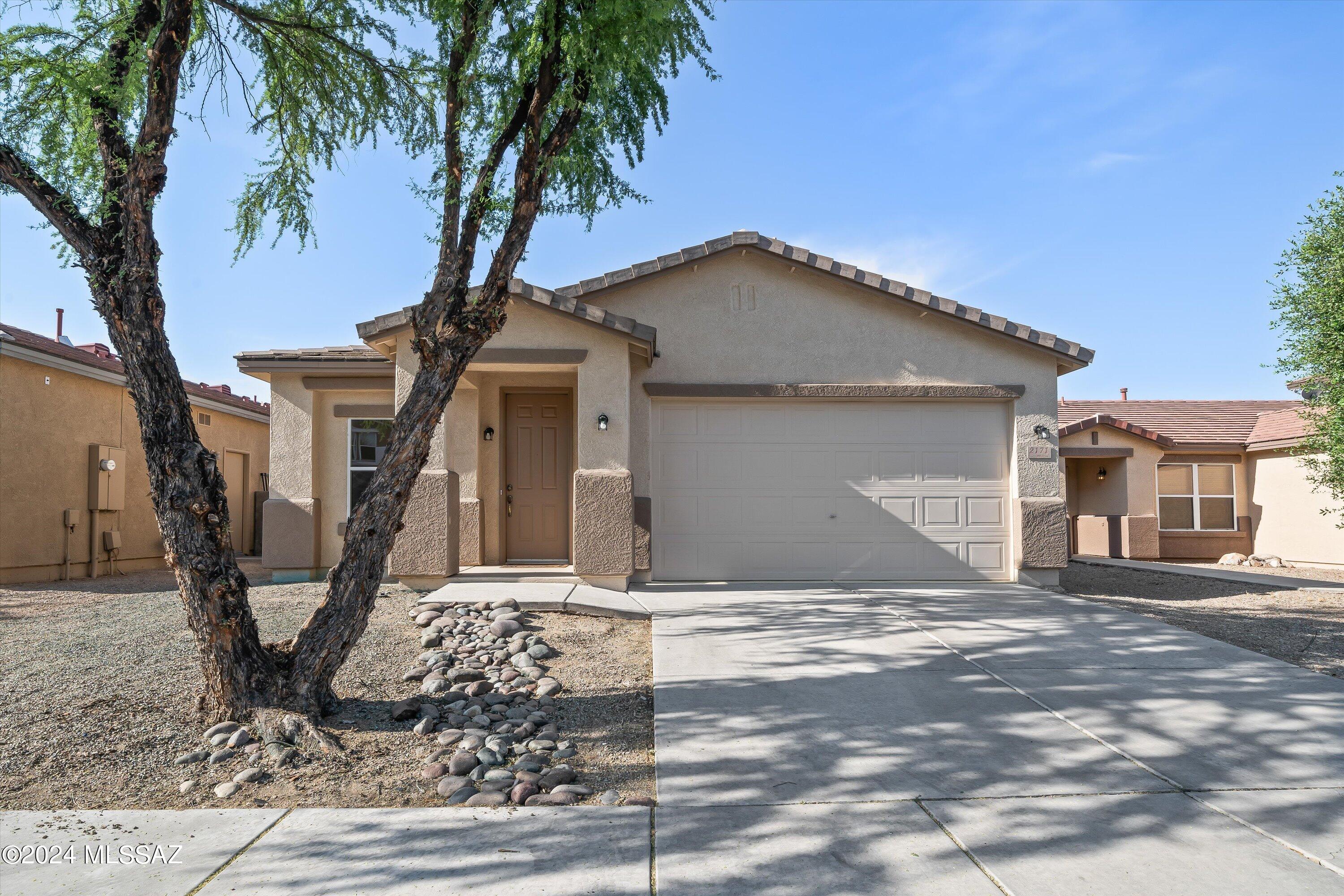 La Cholla Bluffs - Residential