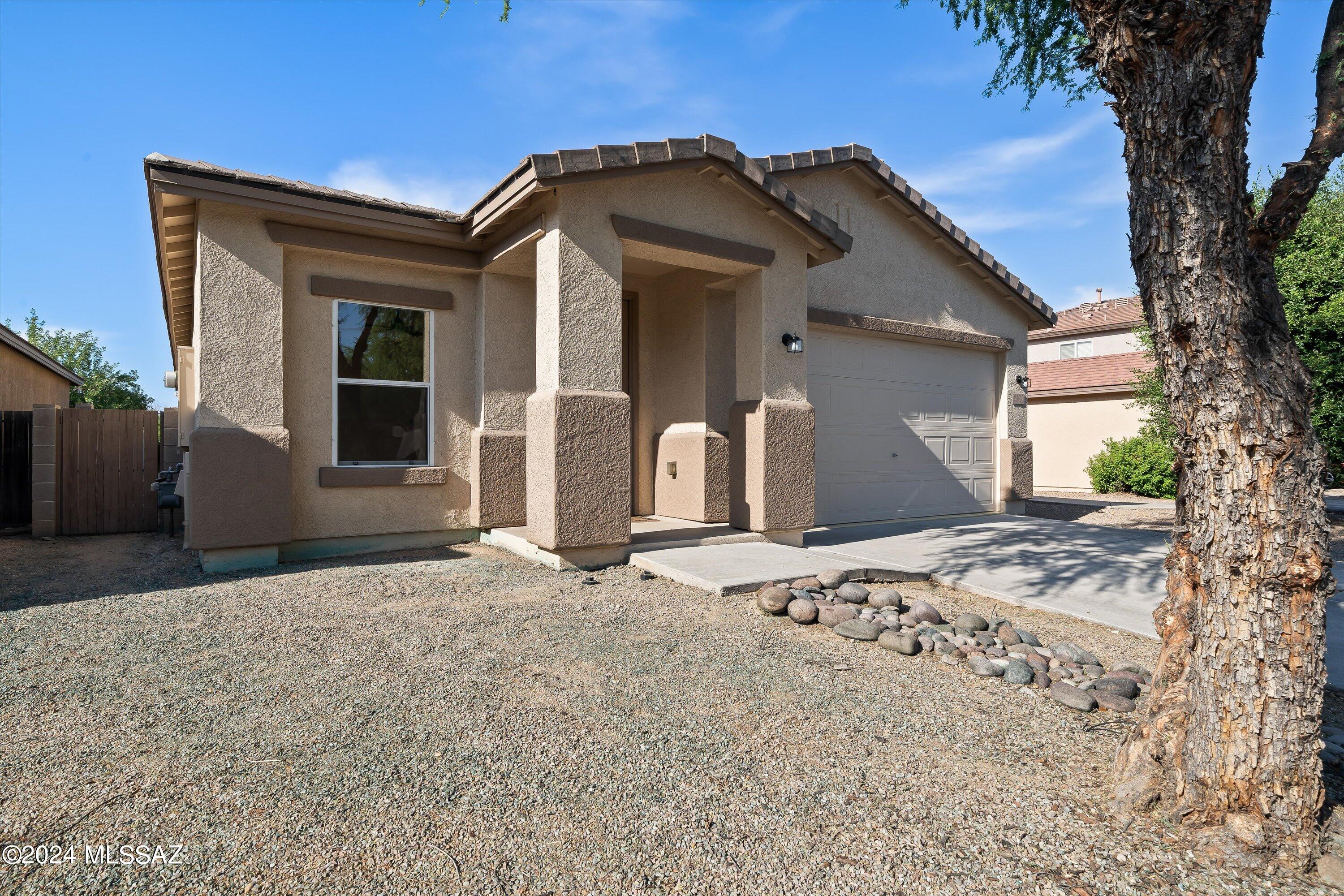 La Cholla Bluffs - Residential