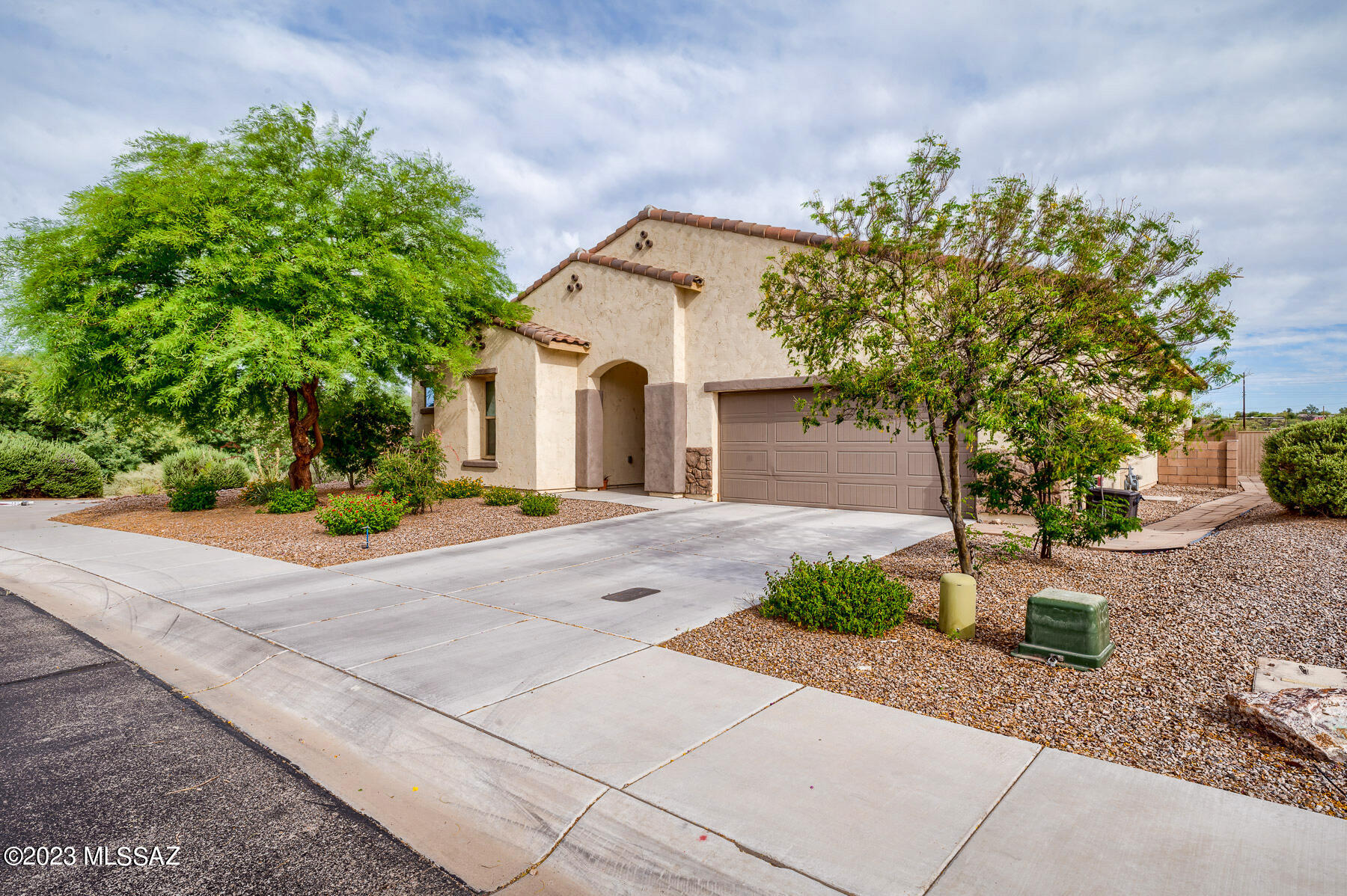 Silverbell West R-10 SQ20140800103 - Residential