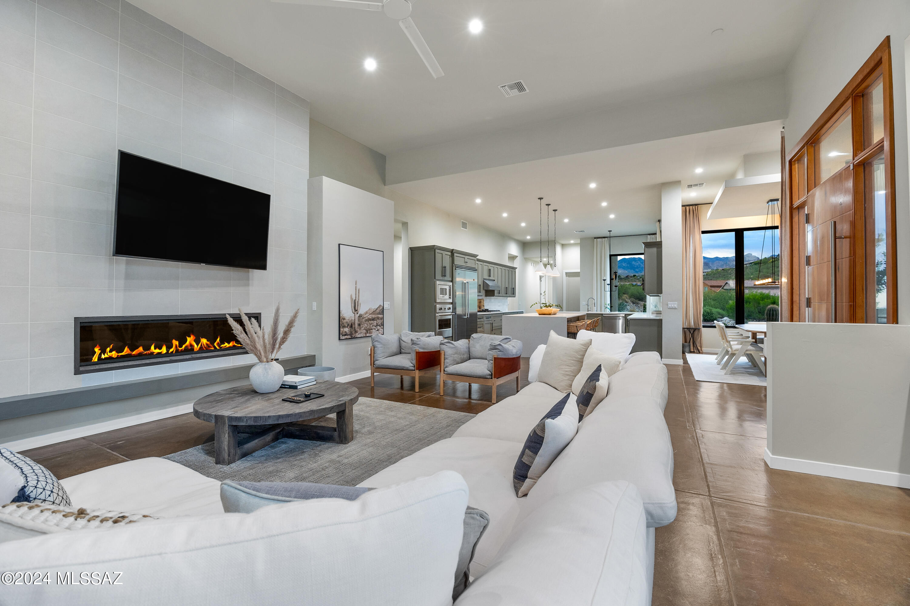 Sabino Mountain (1-290) - Residential