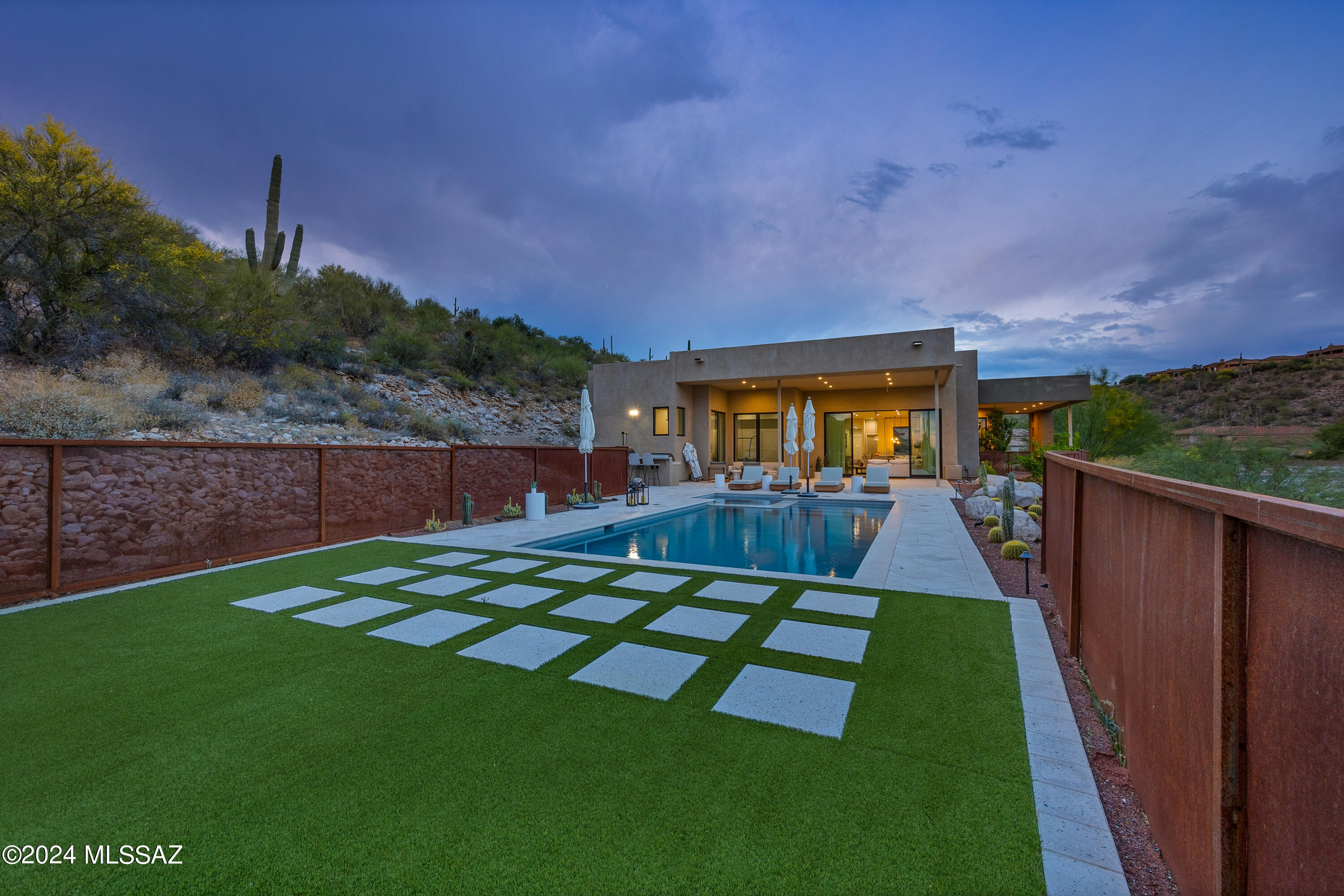 Sabino Mountain (1-290) - Residential