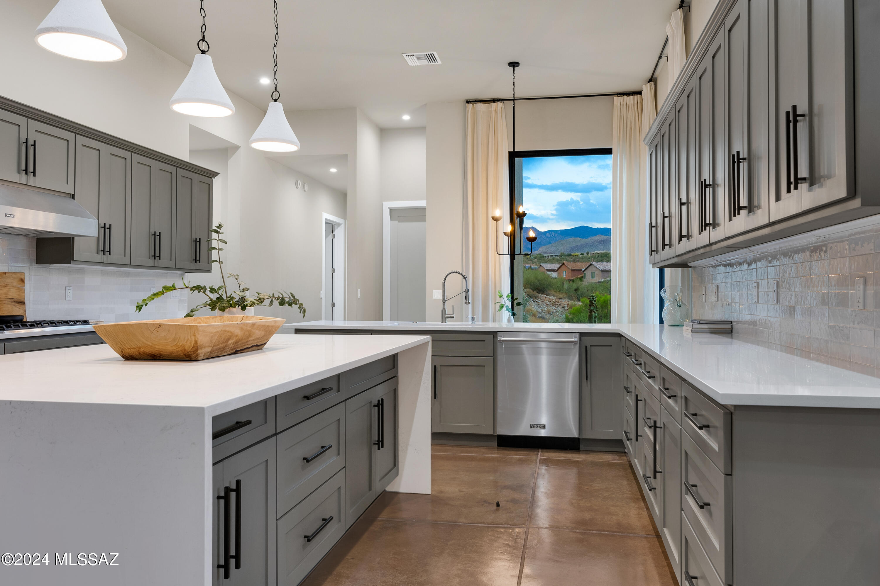 Sabino Mountain (1-290) - Residential