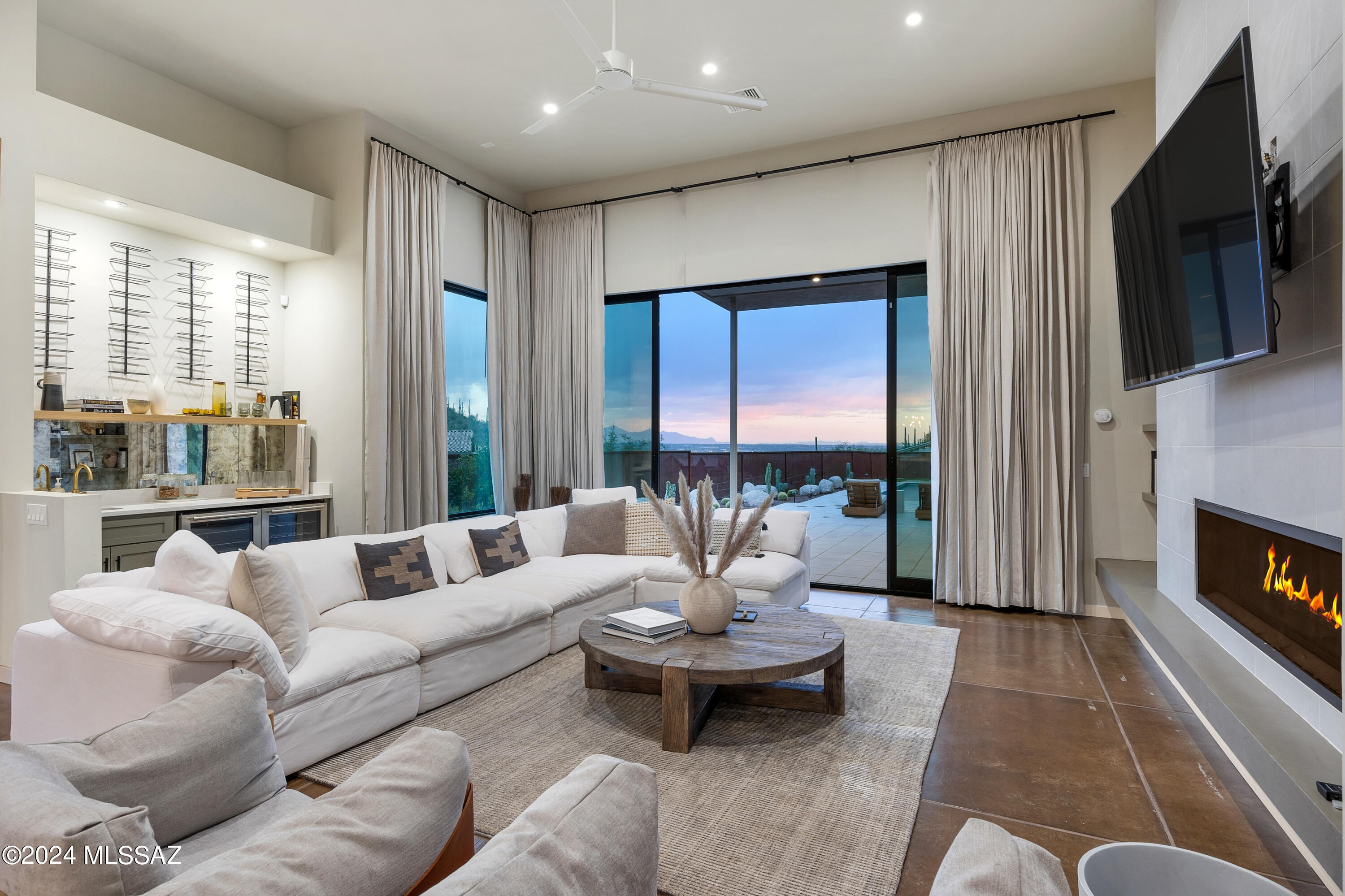 Sabino Mountain (1-290) - Residential