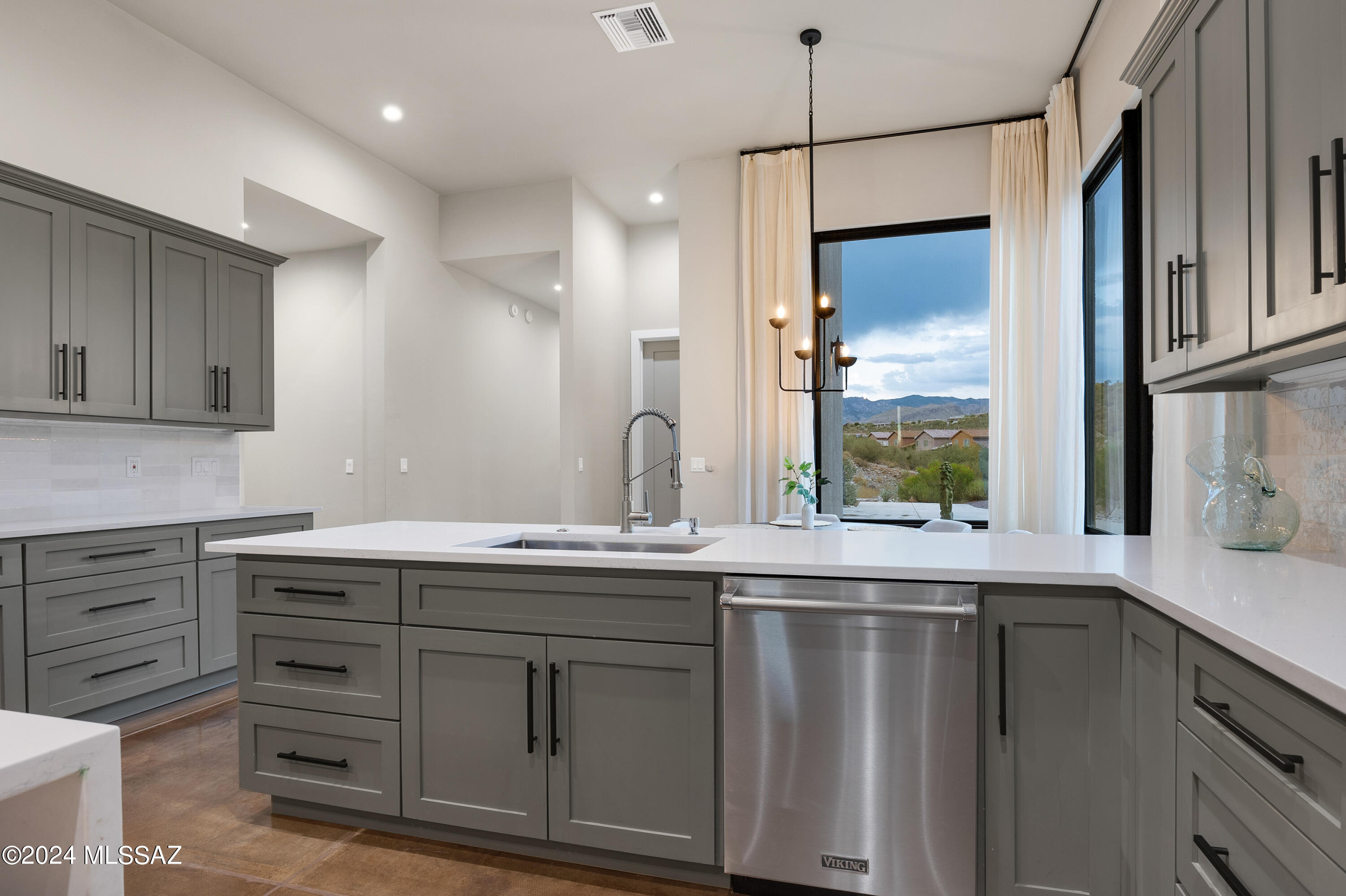 Sabino Mountain (1-290) - Residential