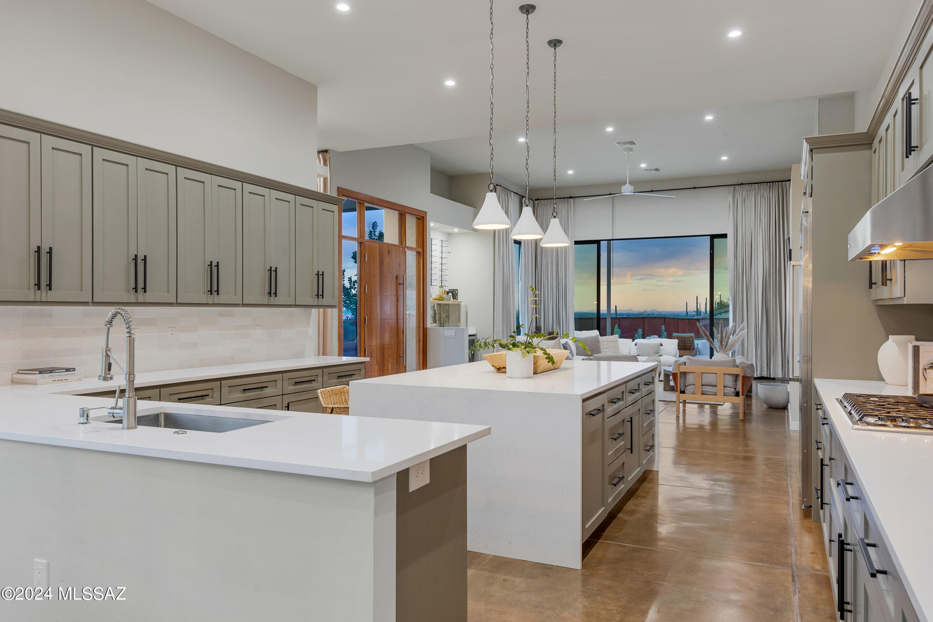 Sabino Mountain (1-290) - Residential