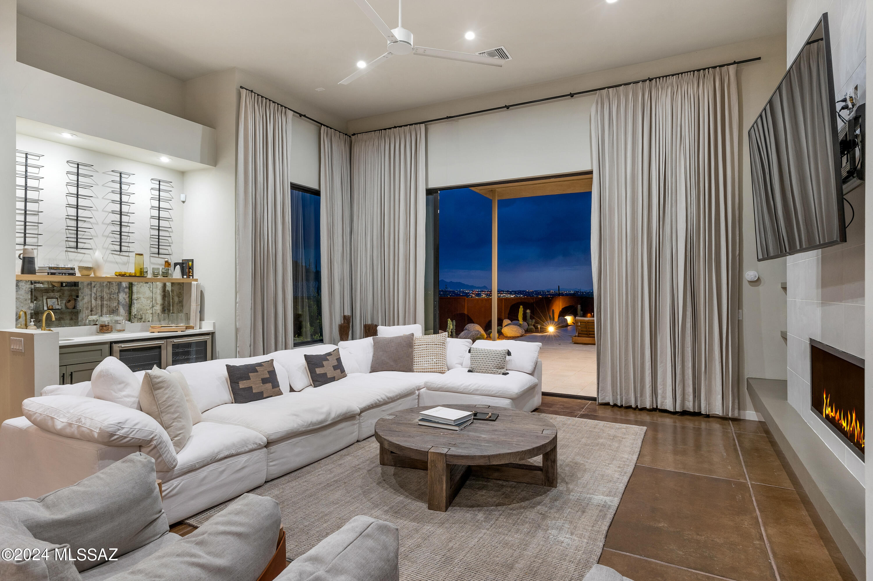 Sabino Mountain (1-290) - Residential