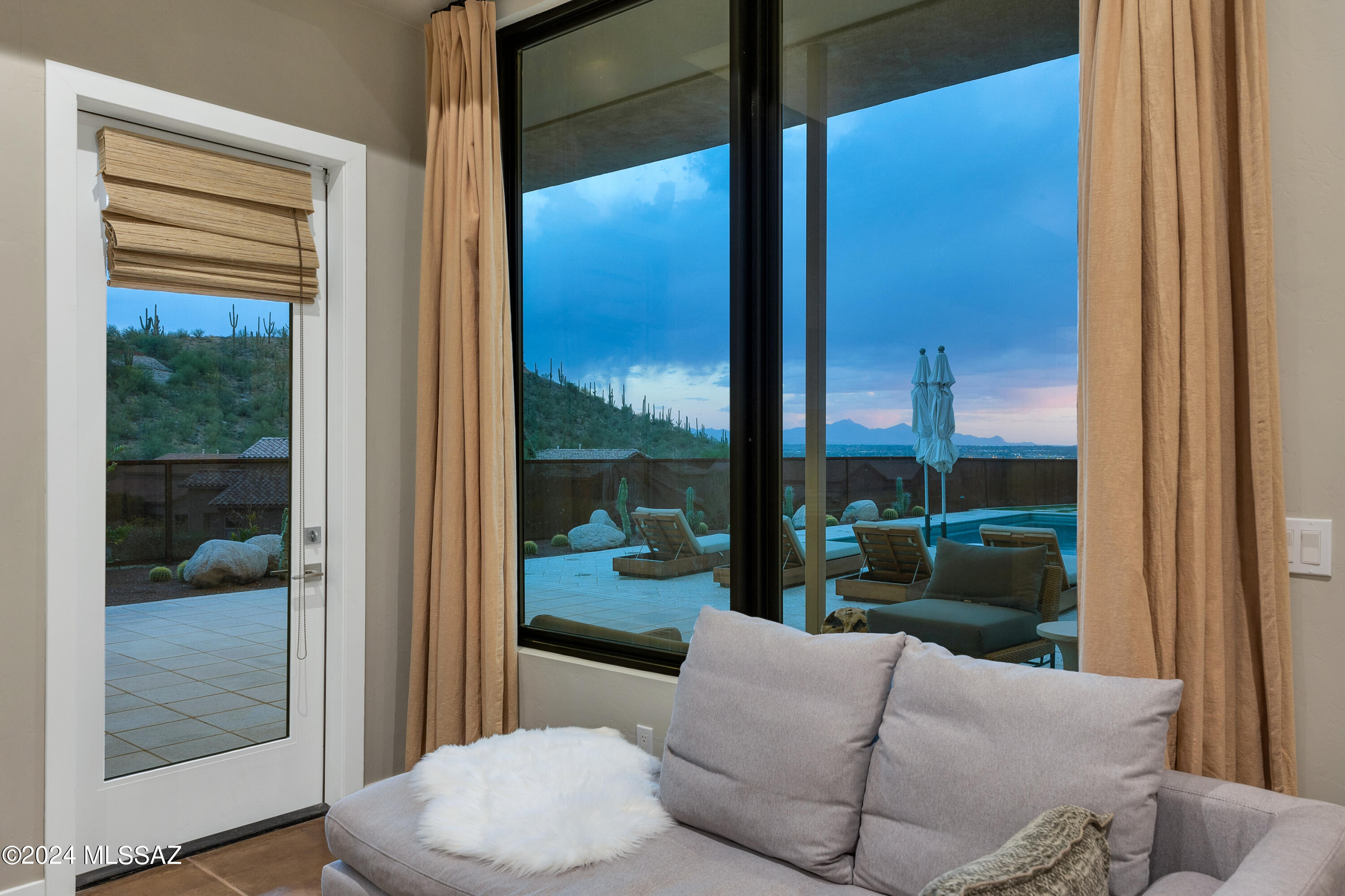 Sabino Mountain (1-290) - Residential