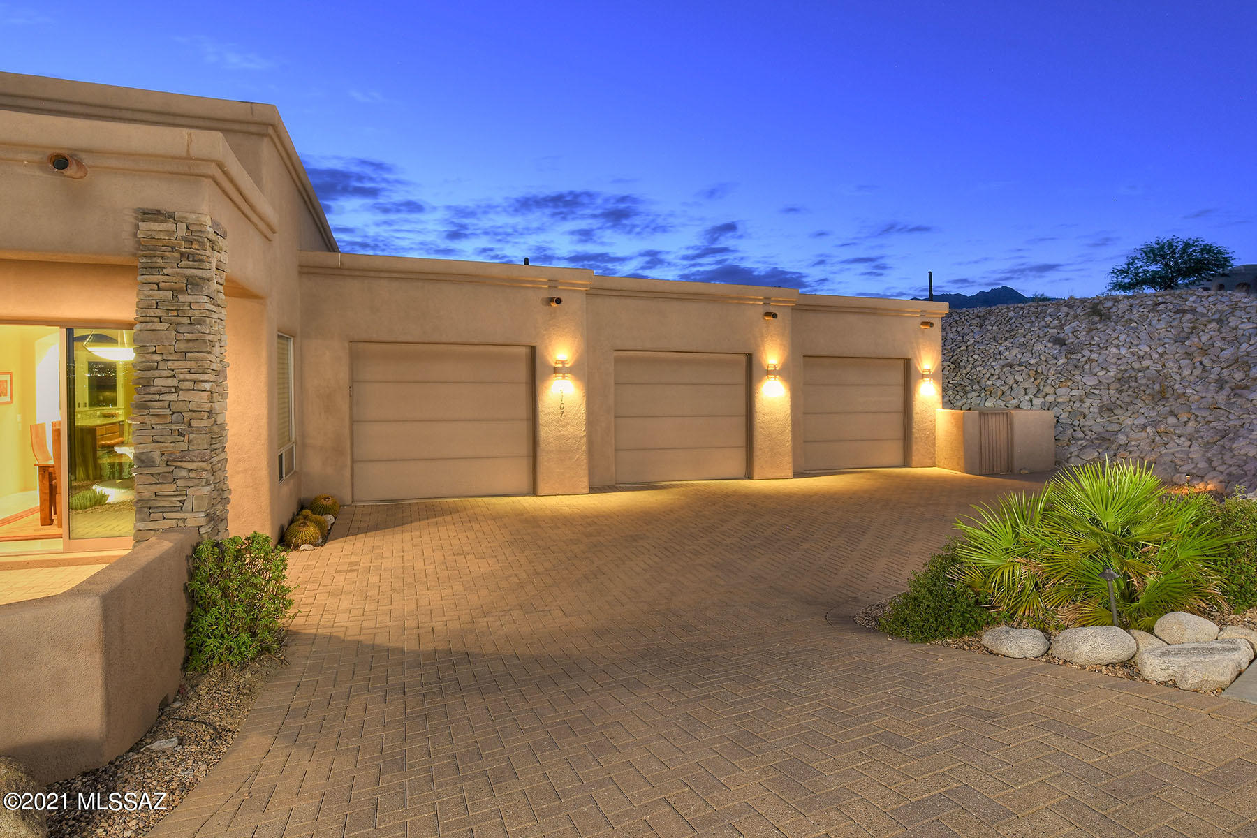 Sabino Mountain (1-290) - Residential
