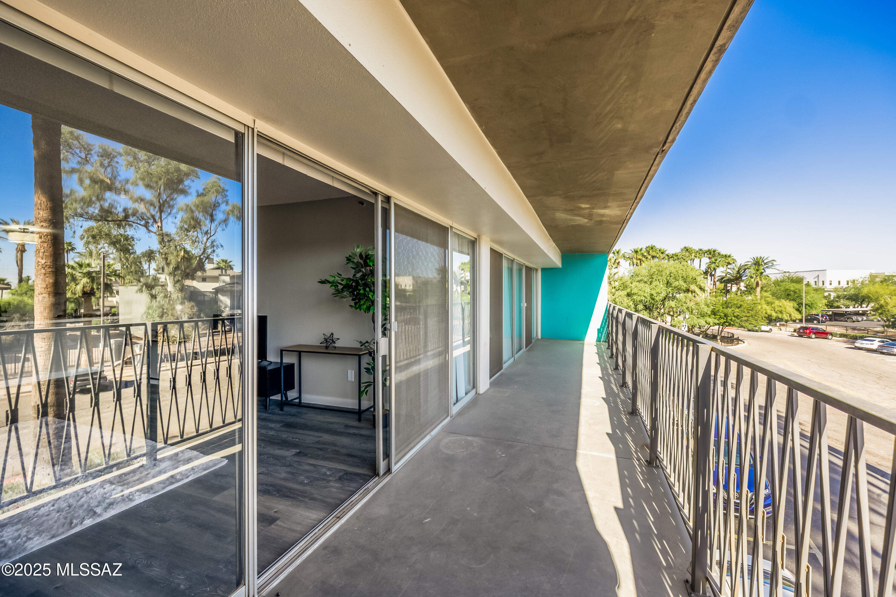 425 W Paseo Redondo 7L