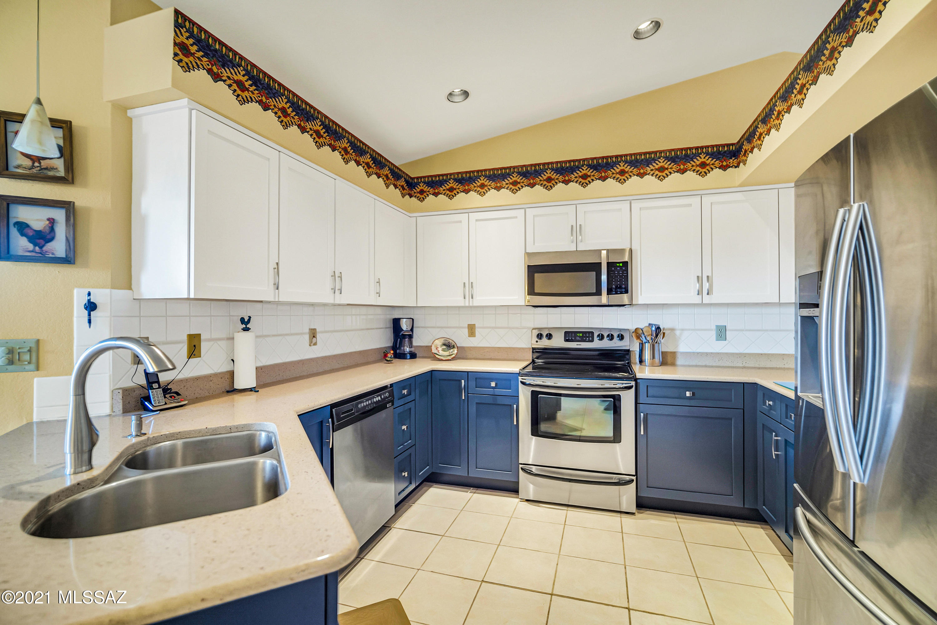 San Ignacio Heights (93-135) - Residential