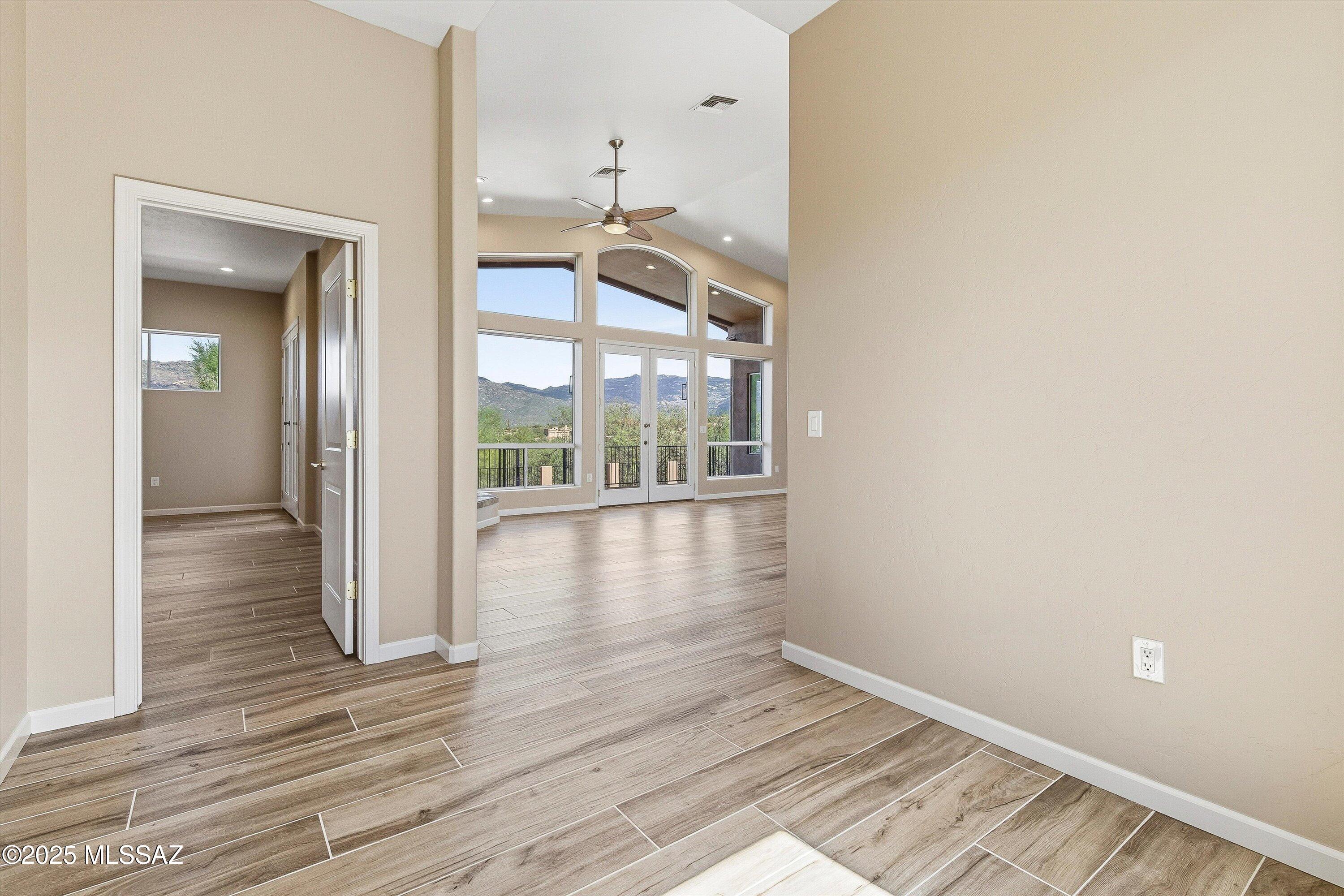 Coyote Creek (1-395) - Residential