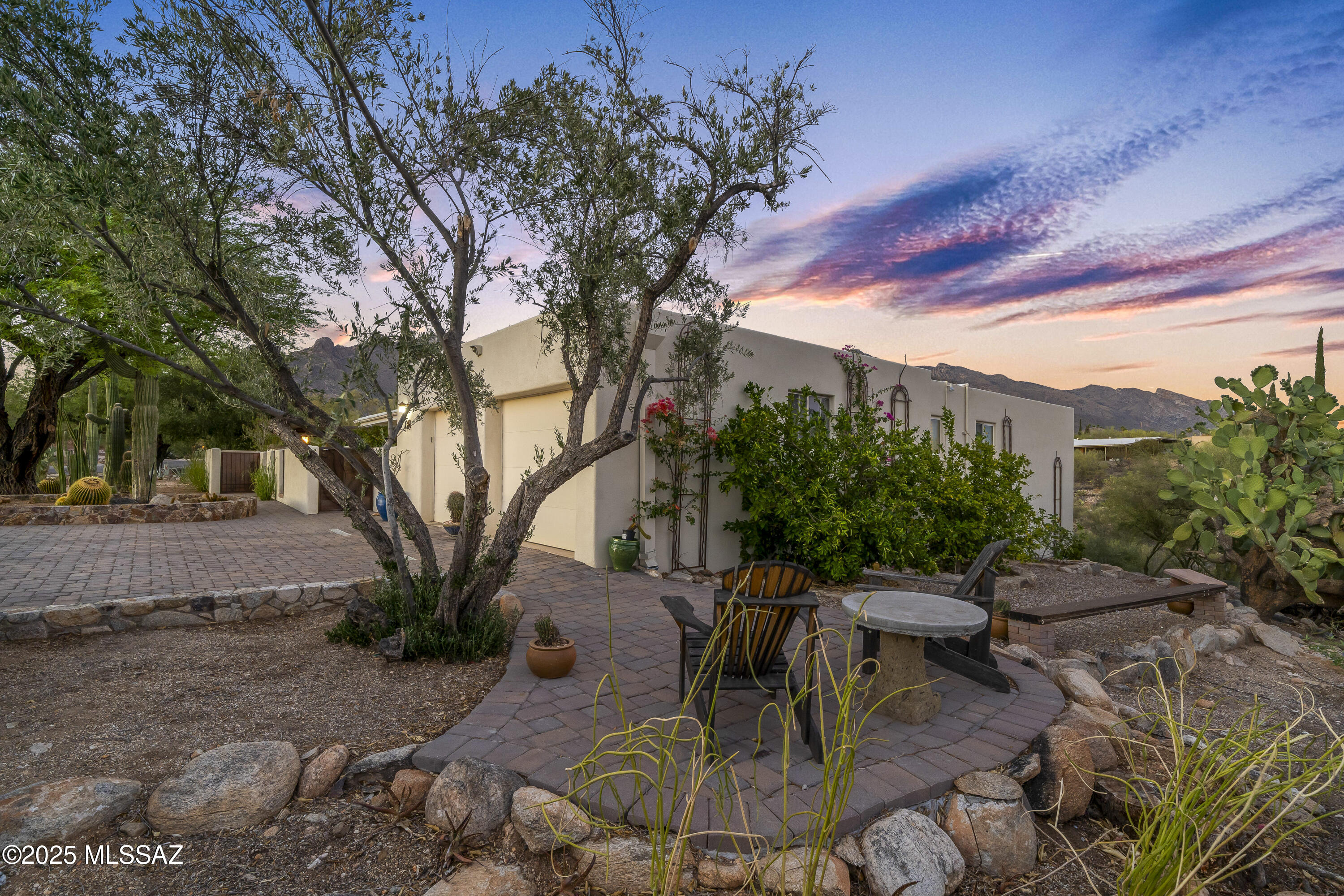 Shadow Roc (81-141) - Residential