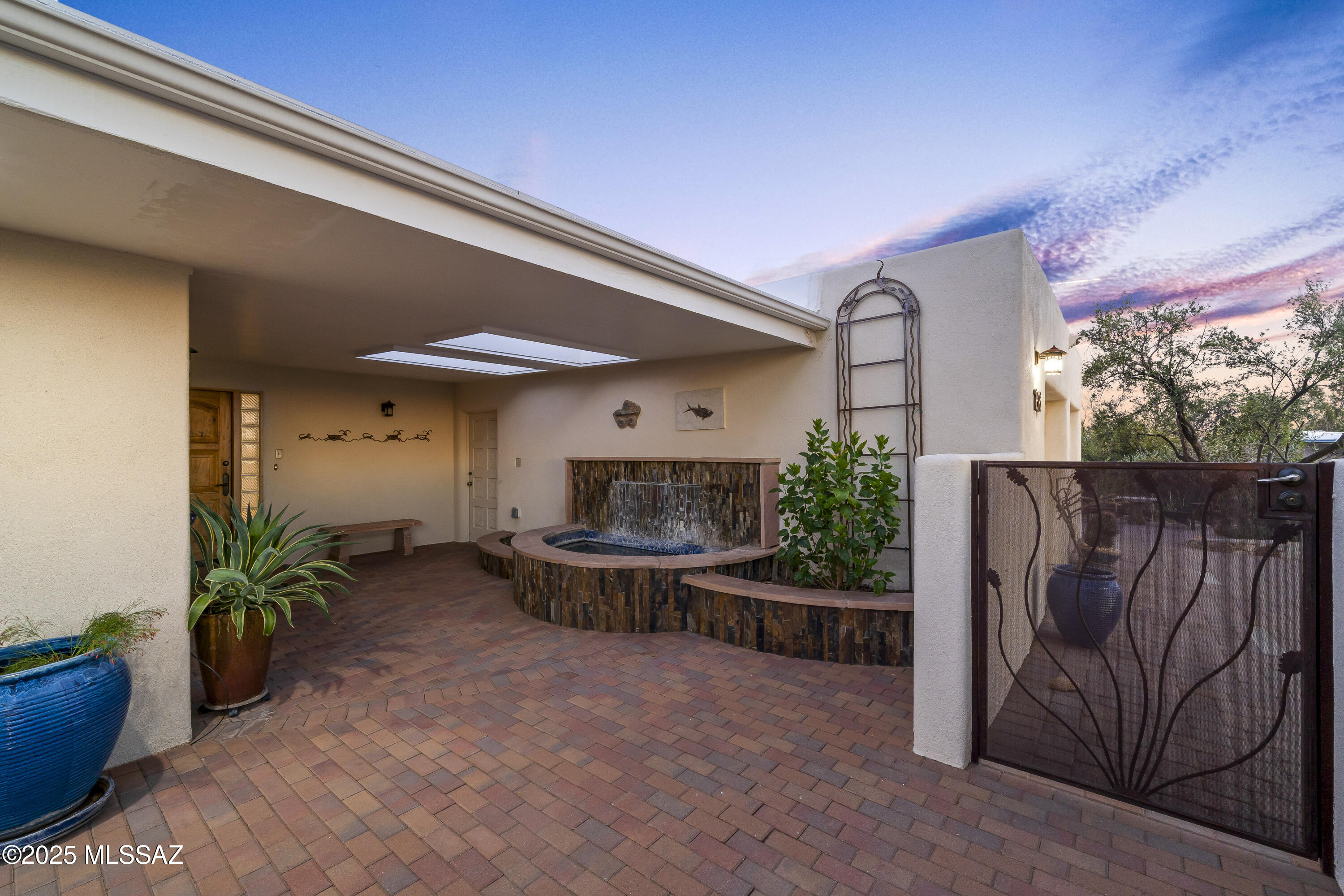 Shadow Roc (81-141) - Residential