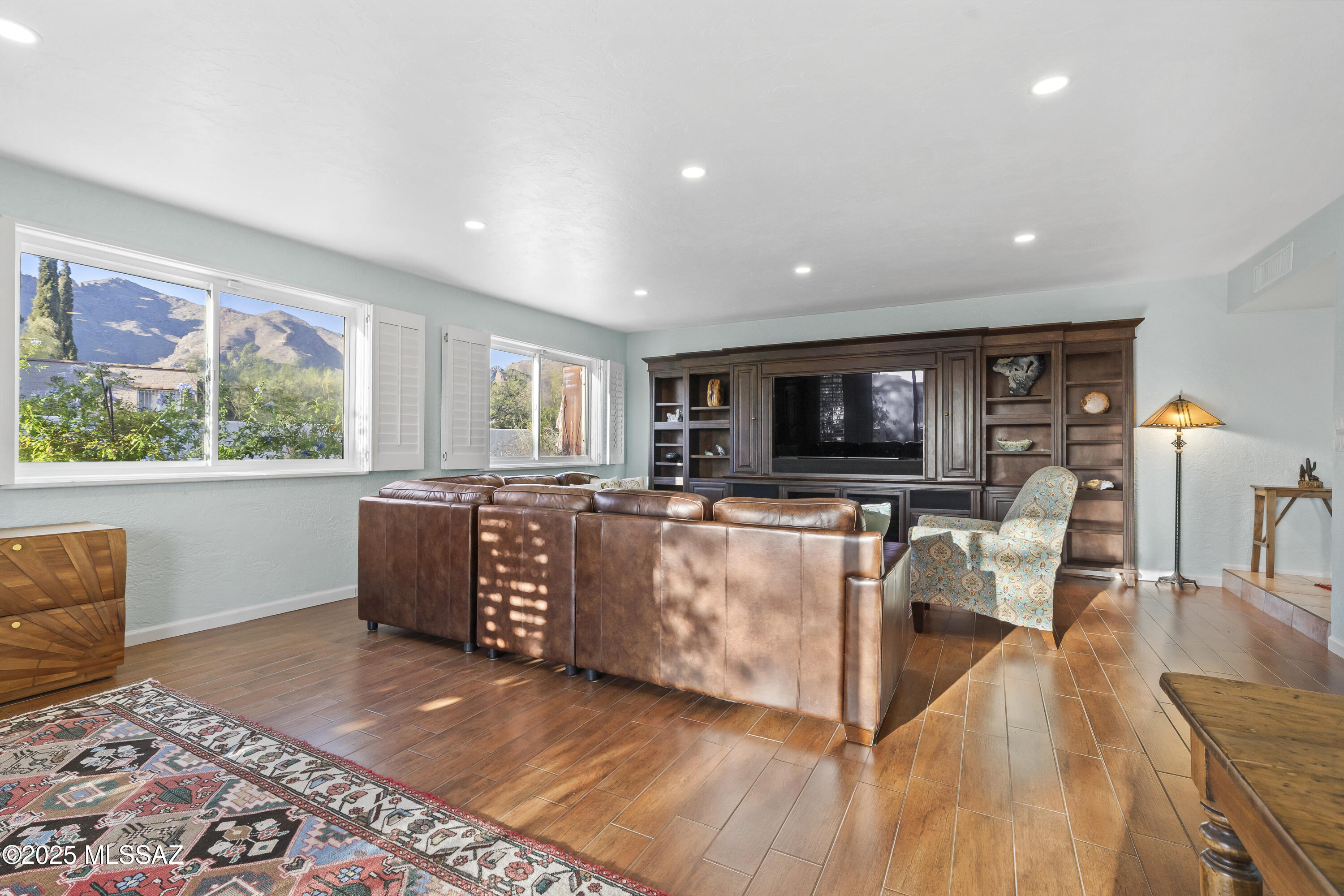 Shadow Roc (81-141) - Residential