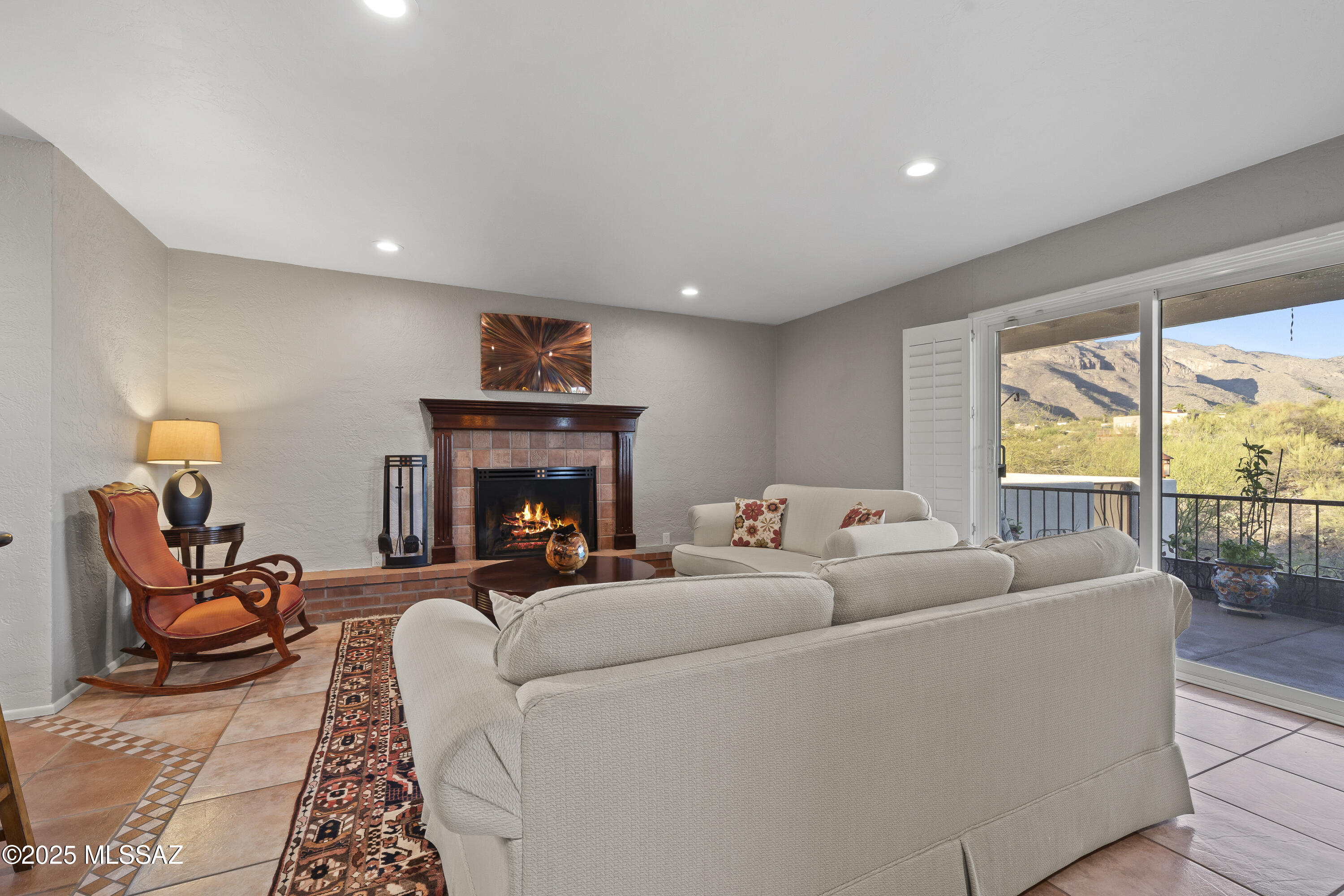 Shadow Roc (81-141) - Residential