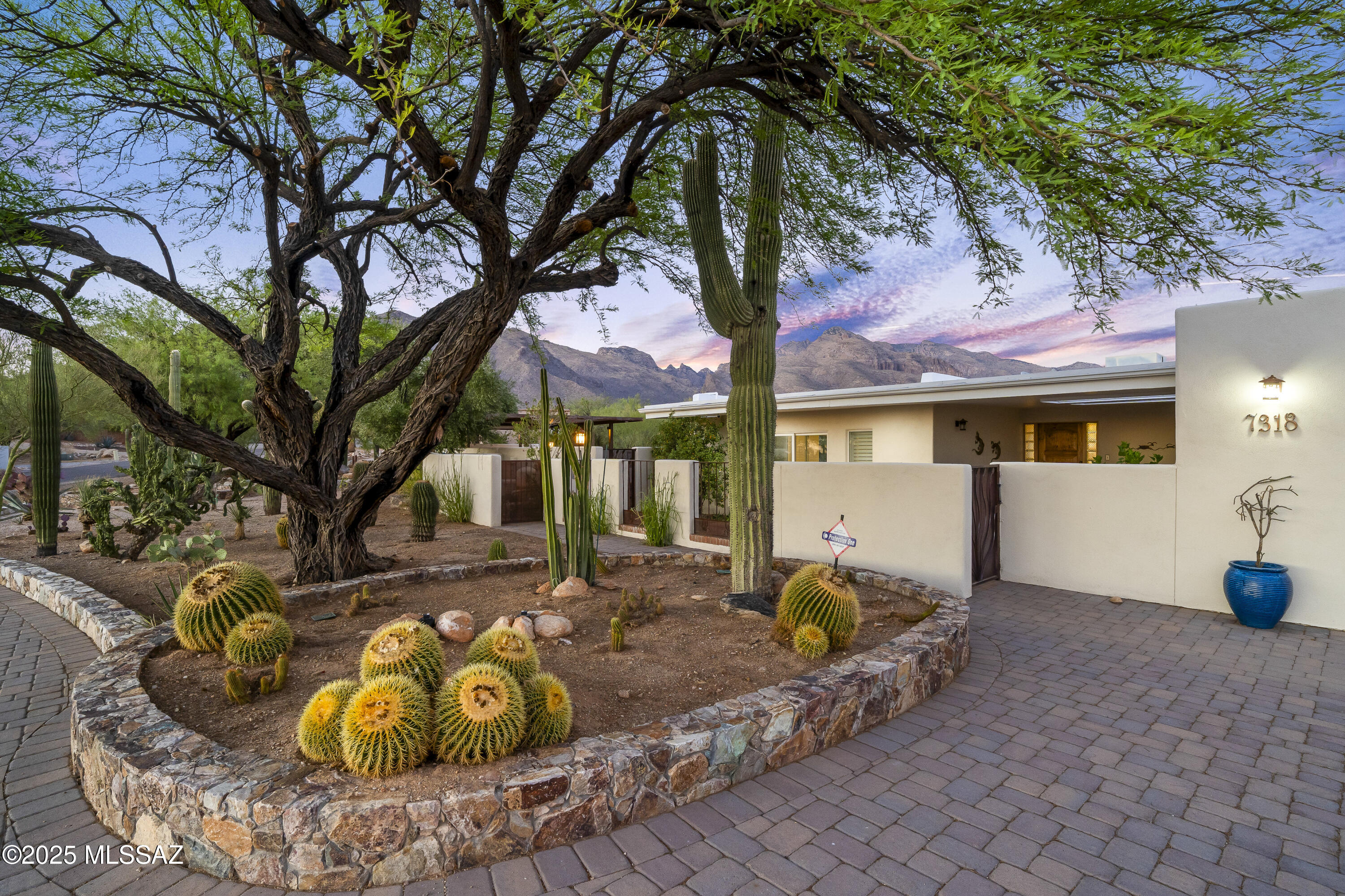 Shadow Roc (81-141) - Residential