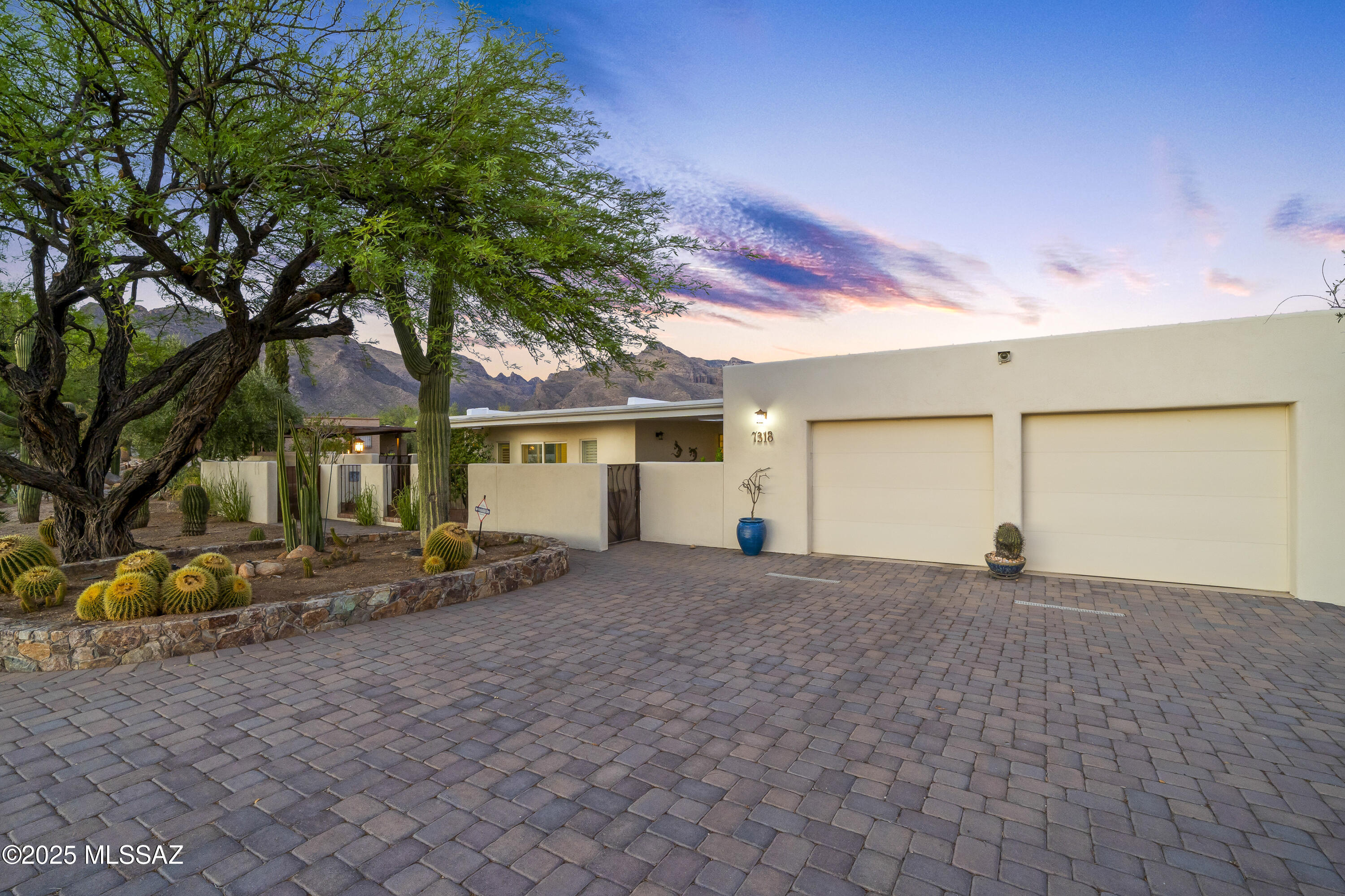 Shadow Roc (81-141) - Residential