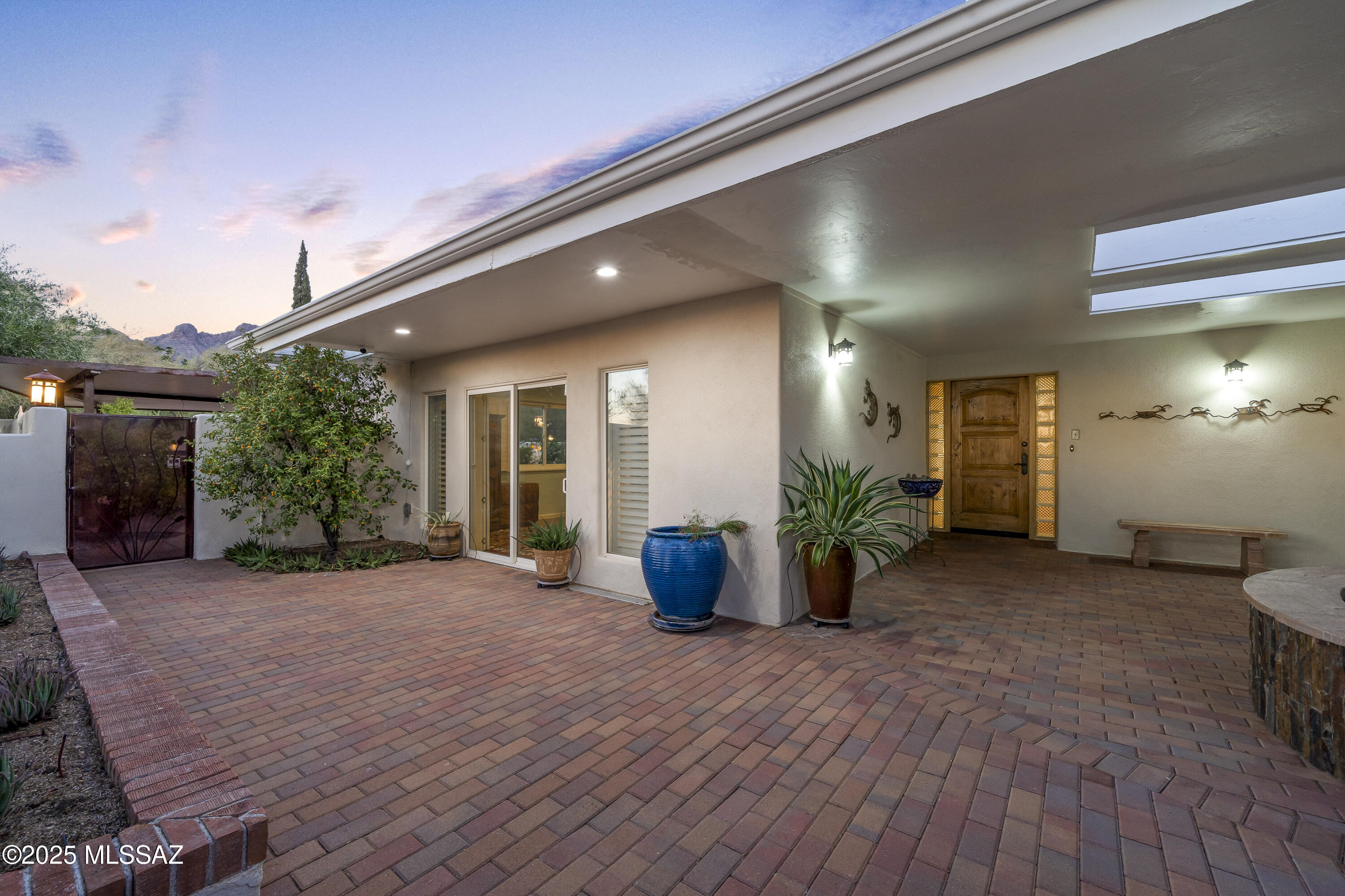 Shadow Roc (81-141) - Residential