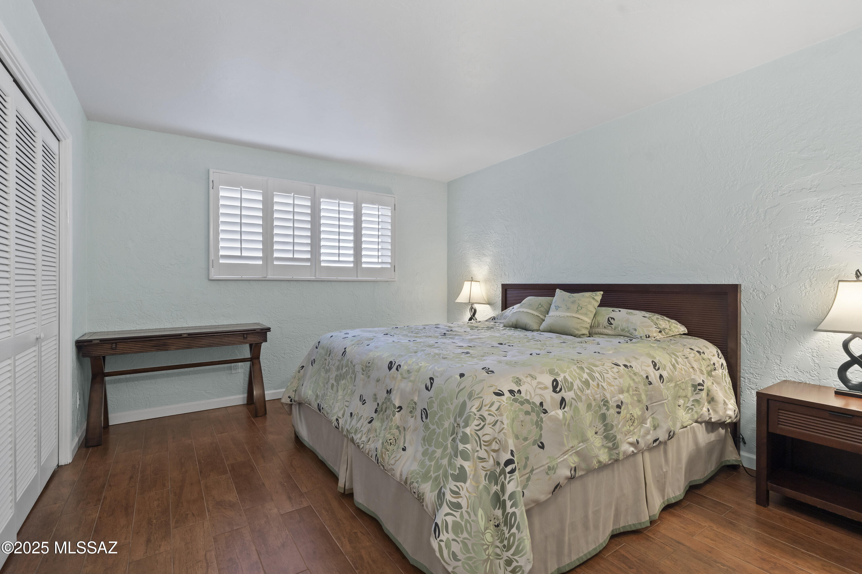 Shadow Roc (81-141) - Residential