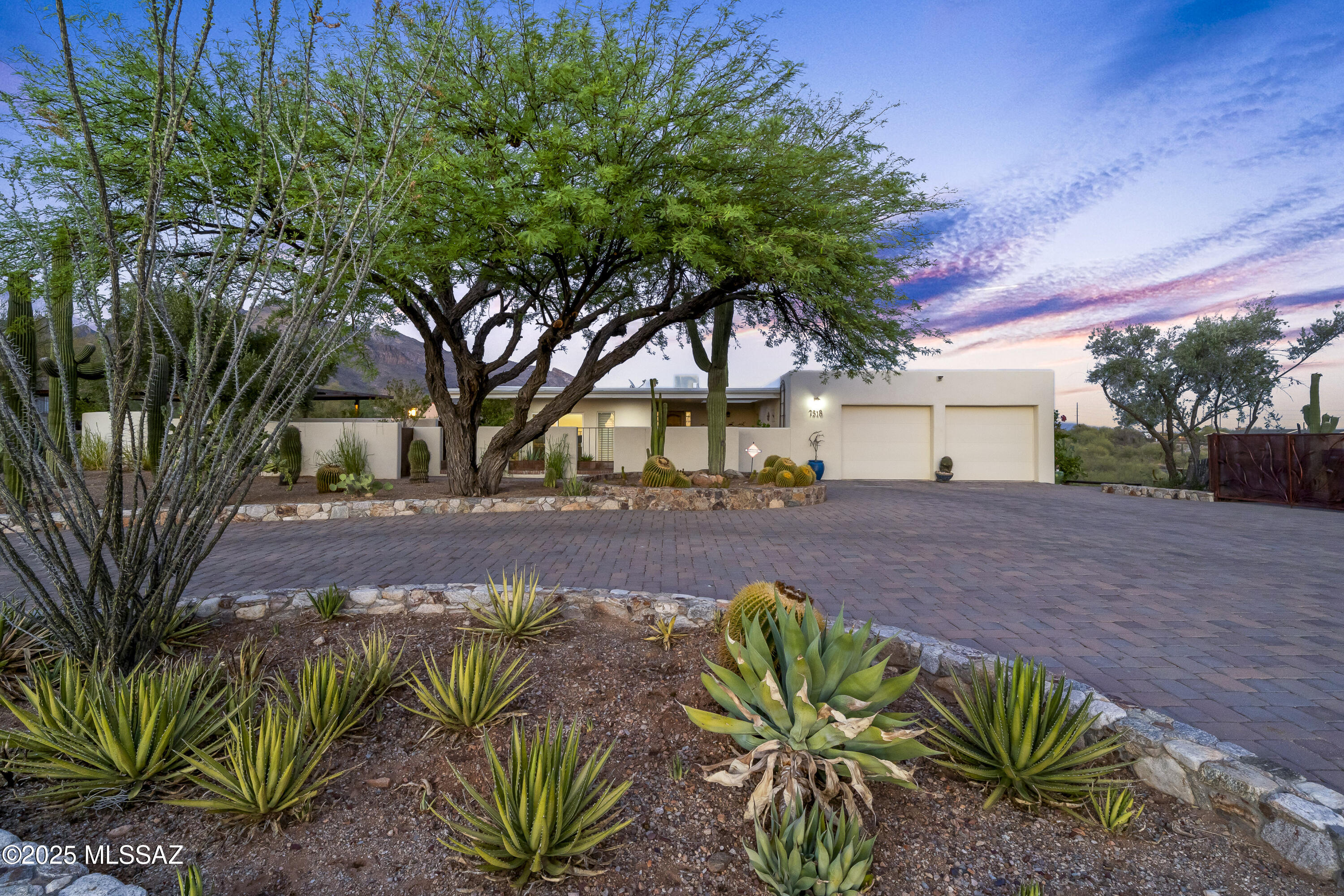 Shadow Roc (81-141) - Residential