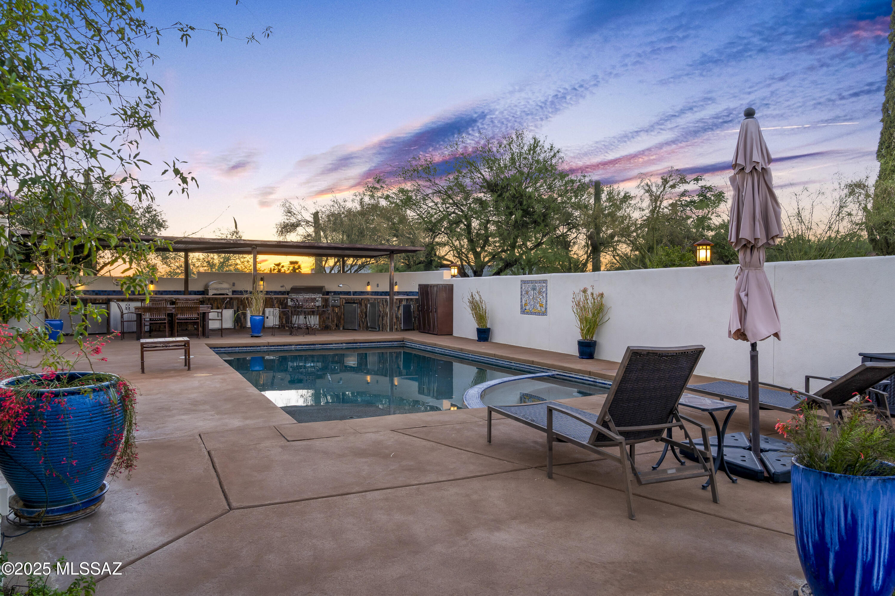 Shadow Roc (81-141) - Residential