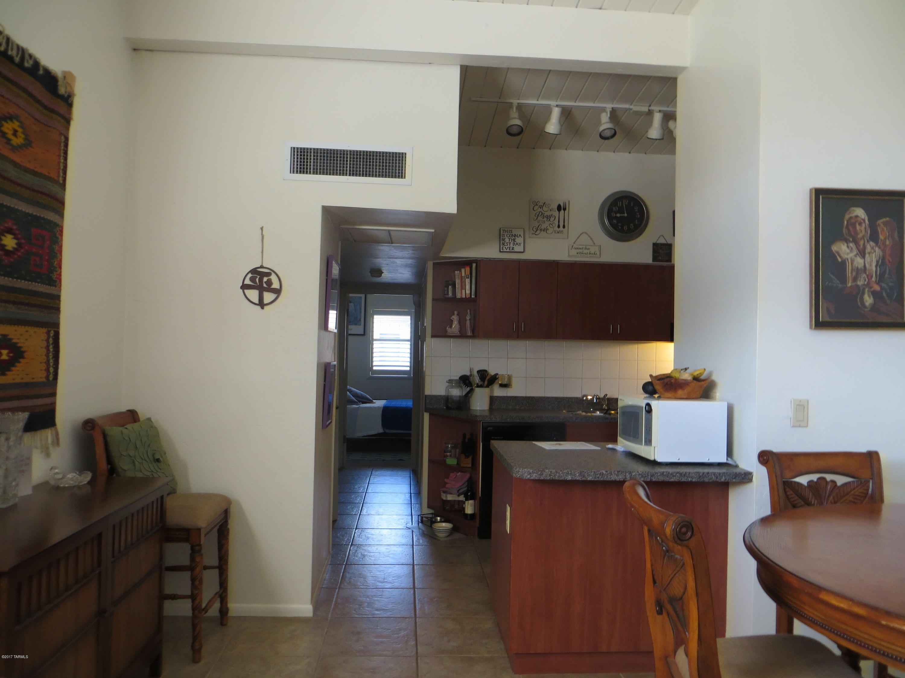 Royal Alvernon Condos. - Residential