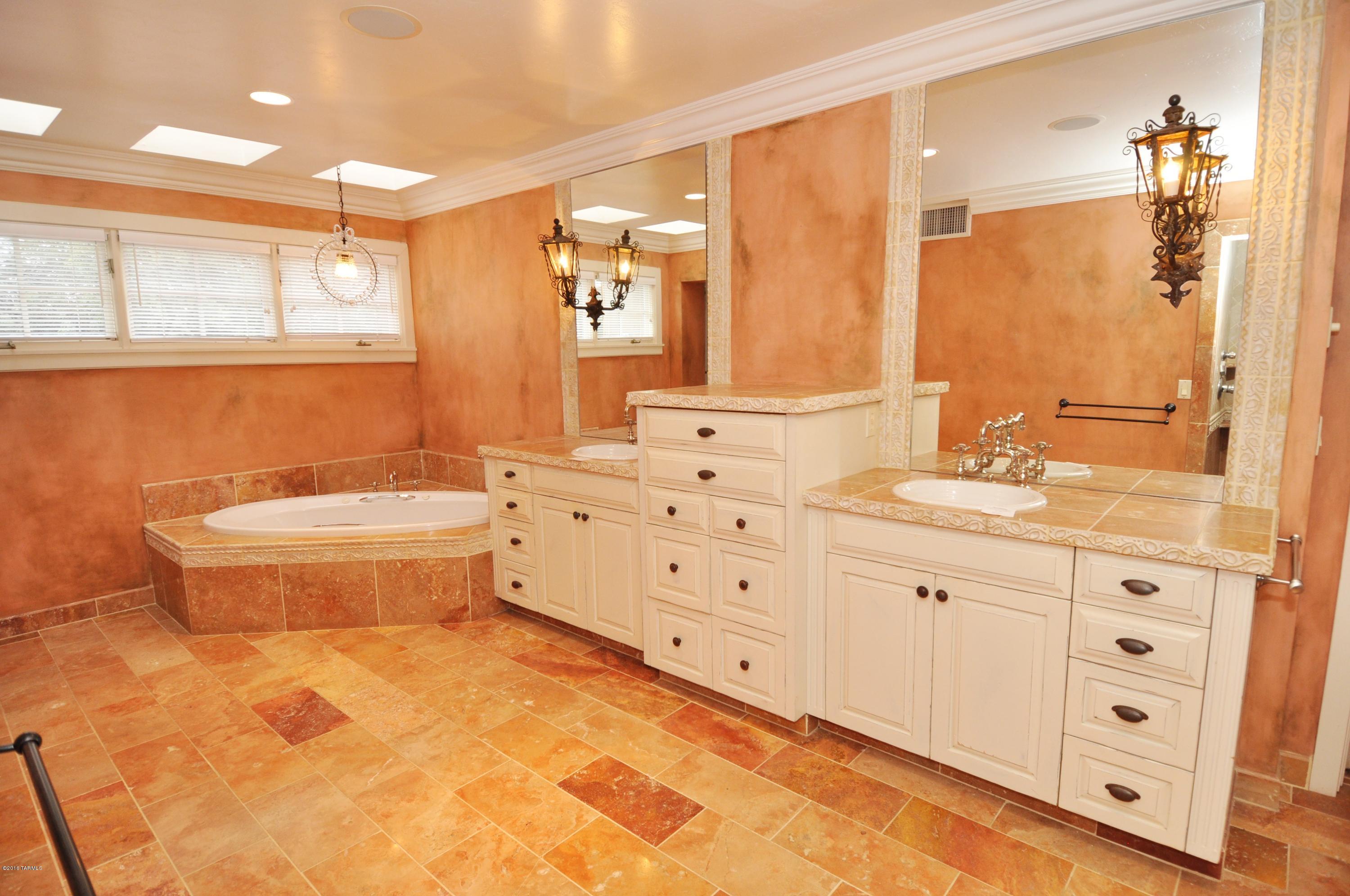 Country Club Estates NO. 1 - Residential