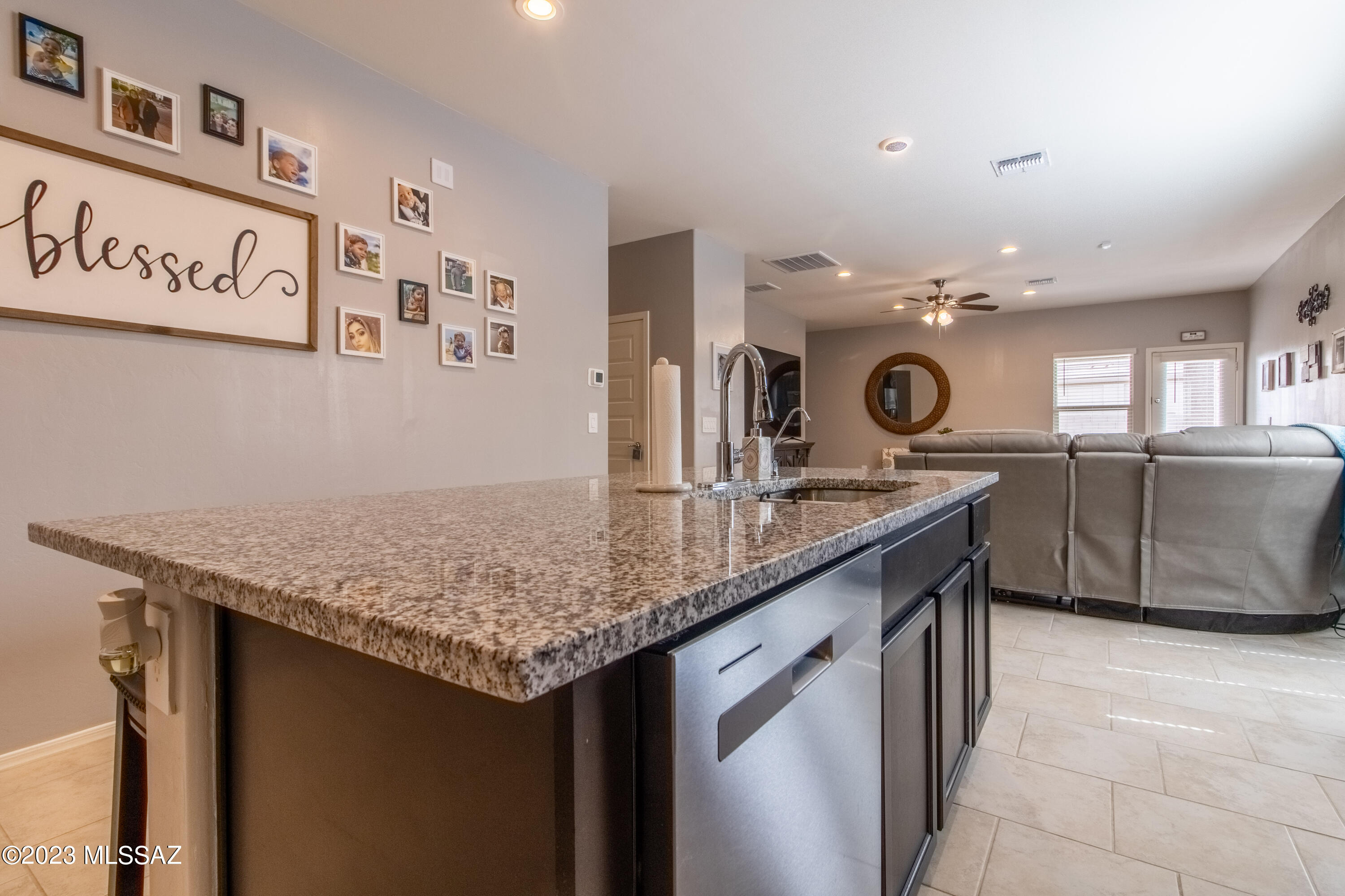 Saguaro Bloom SQ20180540069 - Residential
