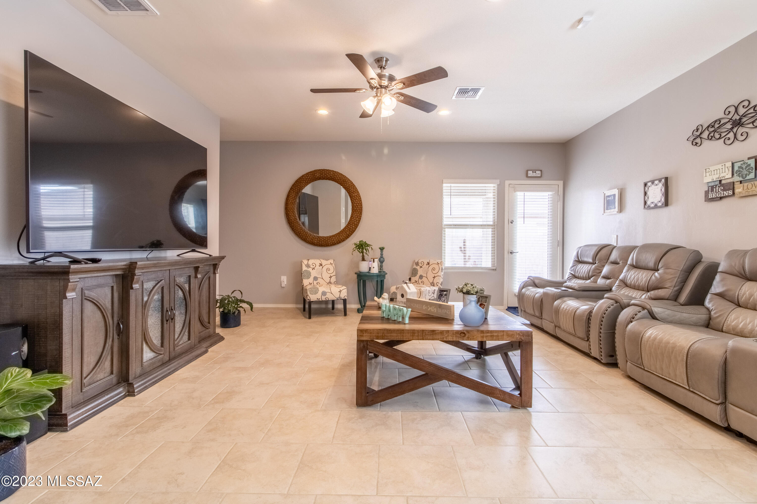 Saguaro Bloom SQ20180540069 - Residential