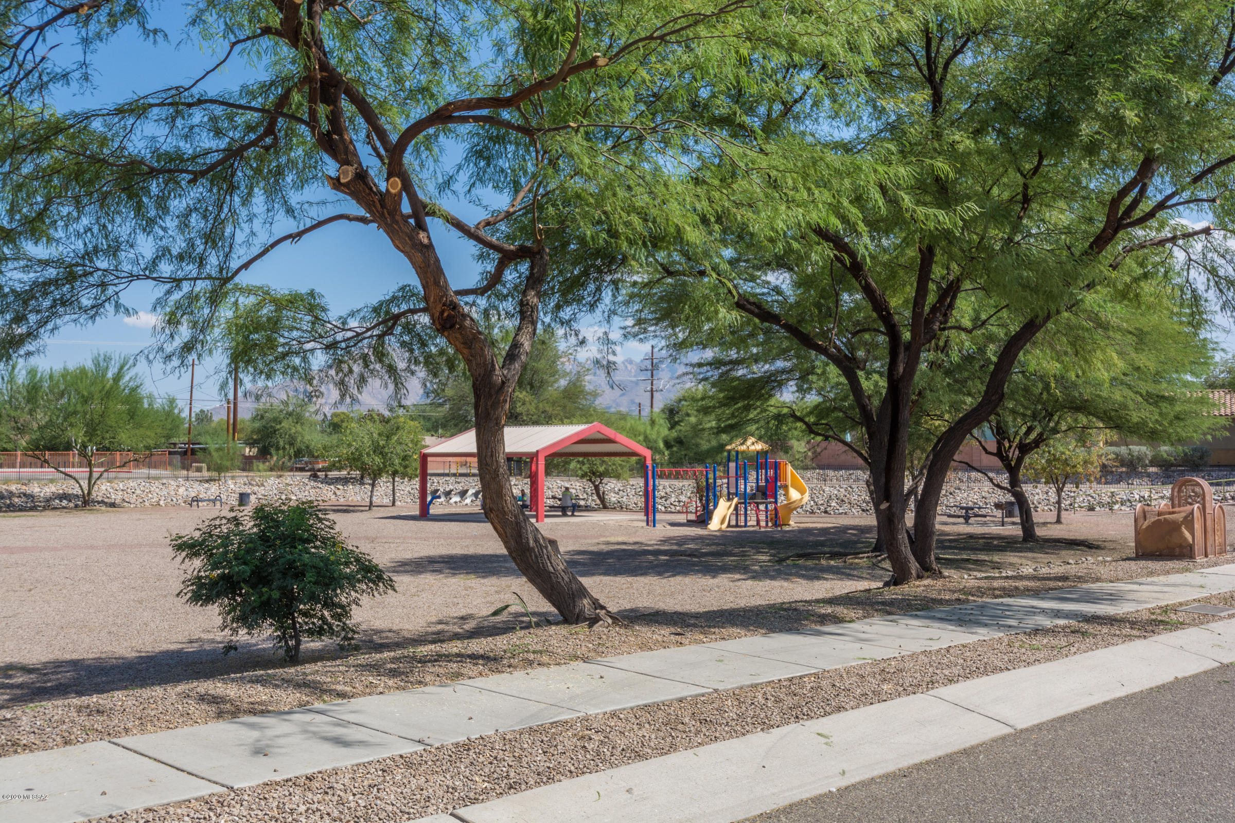Paseo del Rio - Residential