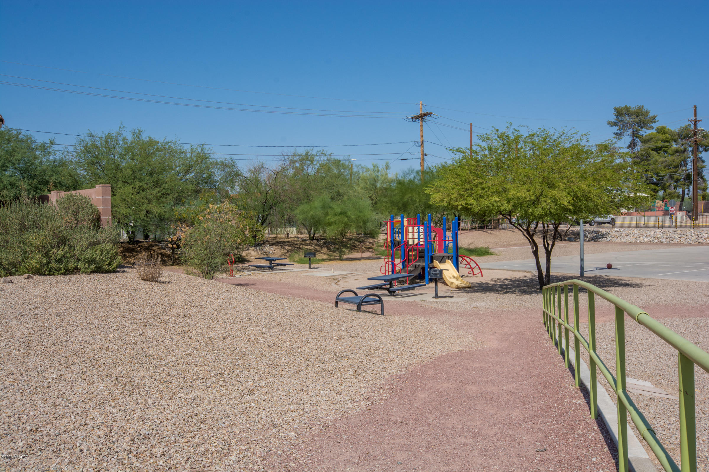 Paseo del Rio - Residential