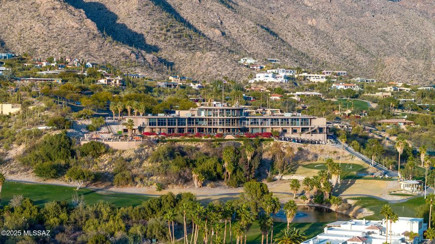 Luxury Golf Course Townhome!