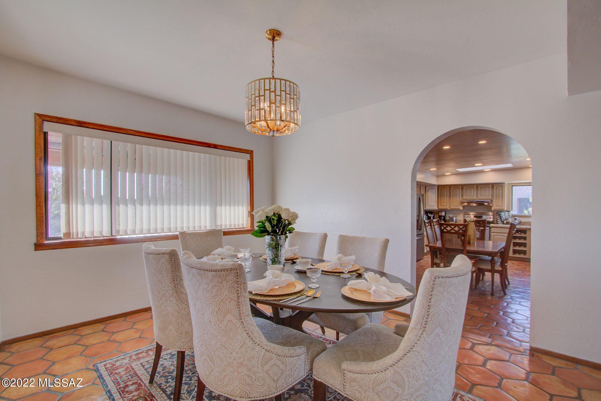 Las Alturas (1-167) - Residential