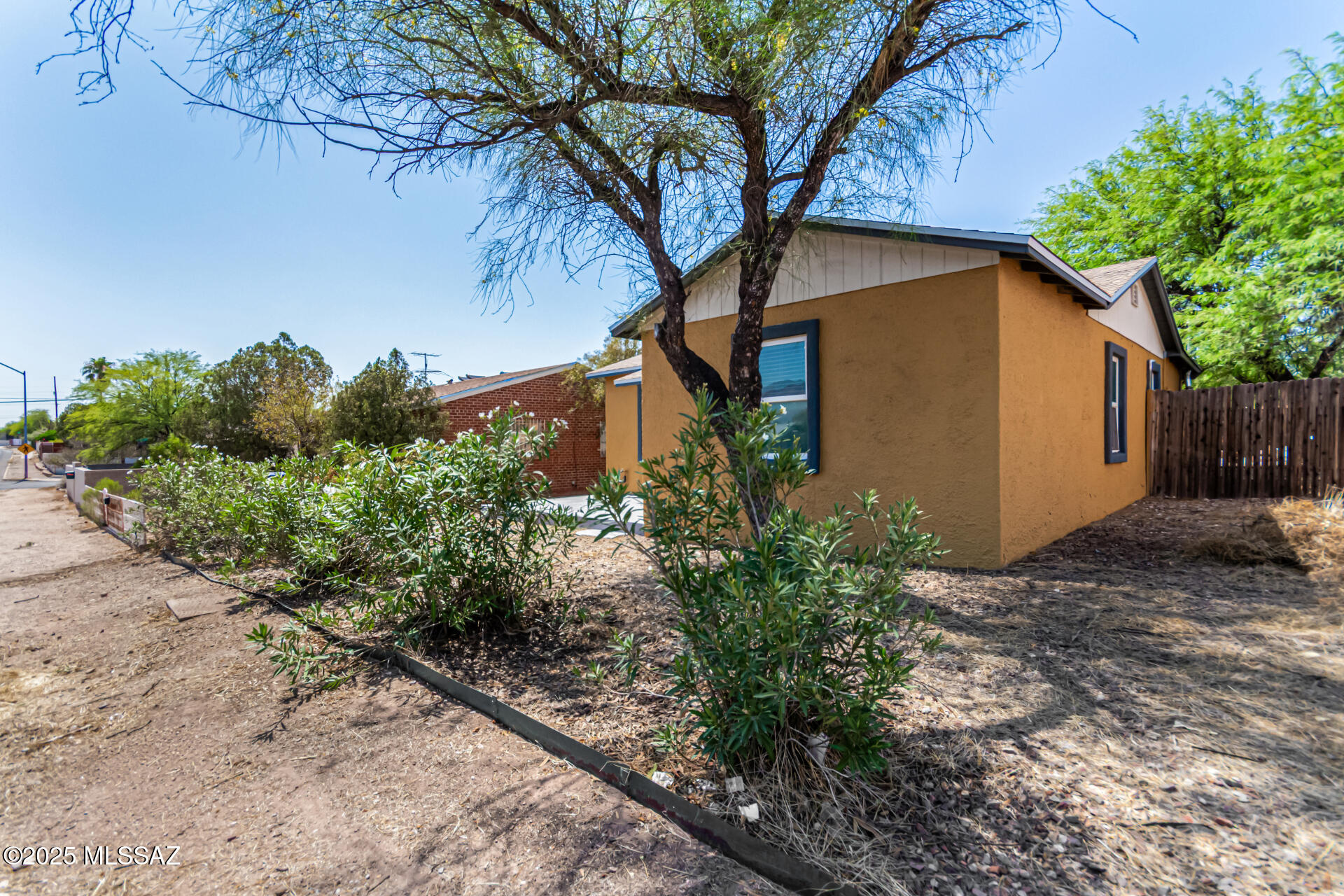 1628 E Grant Road