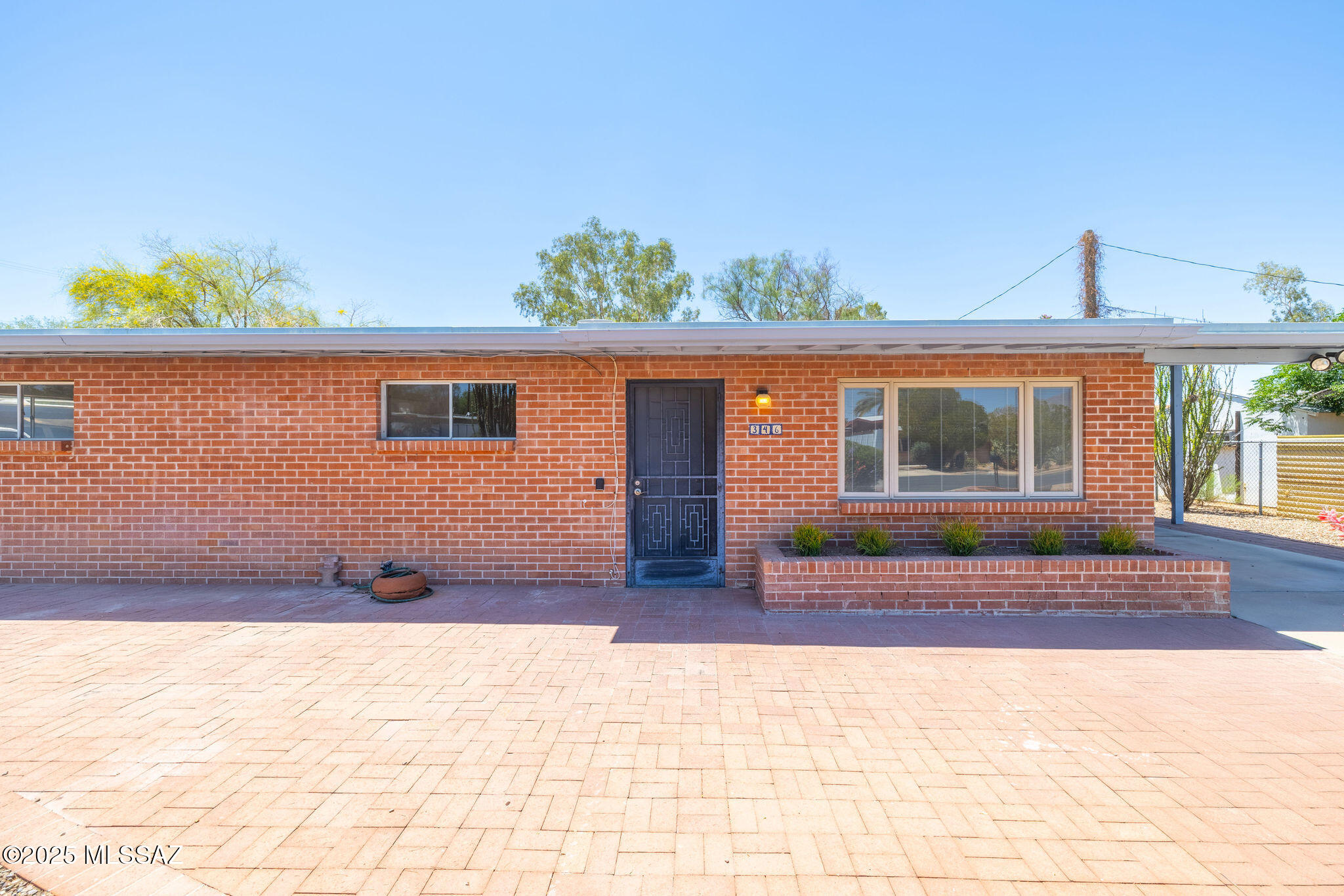 346 E Calle Arizona