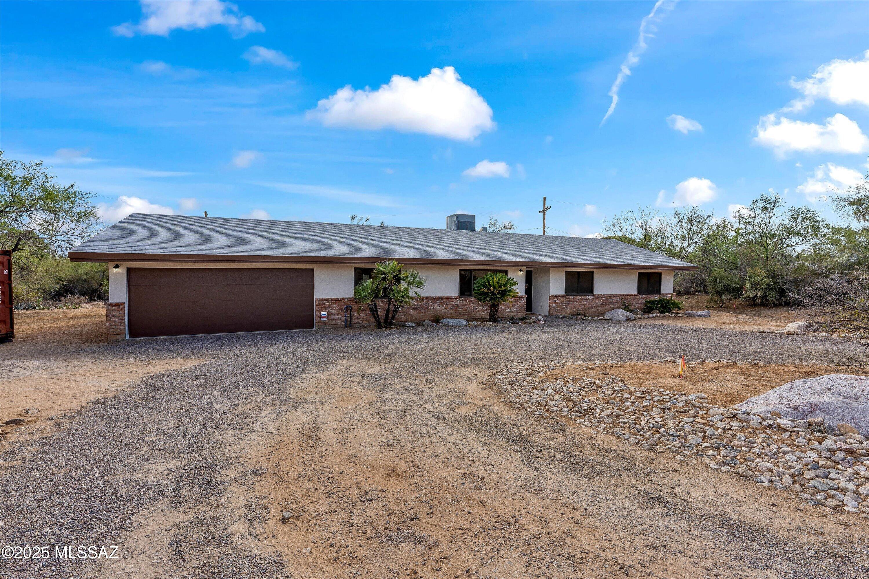 1241 W Cananea Ci Circle