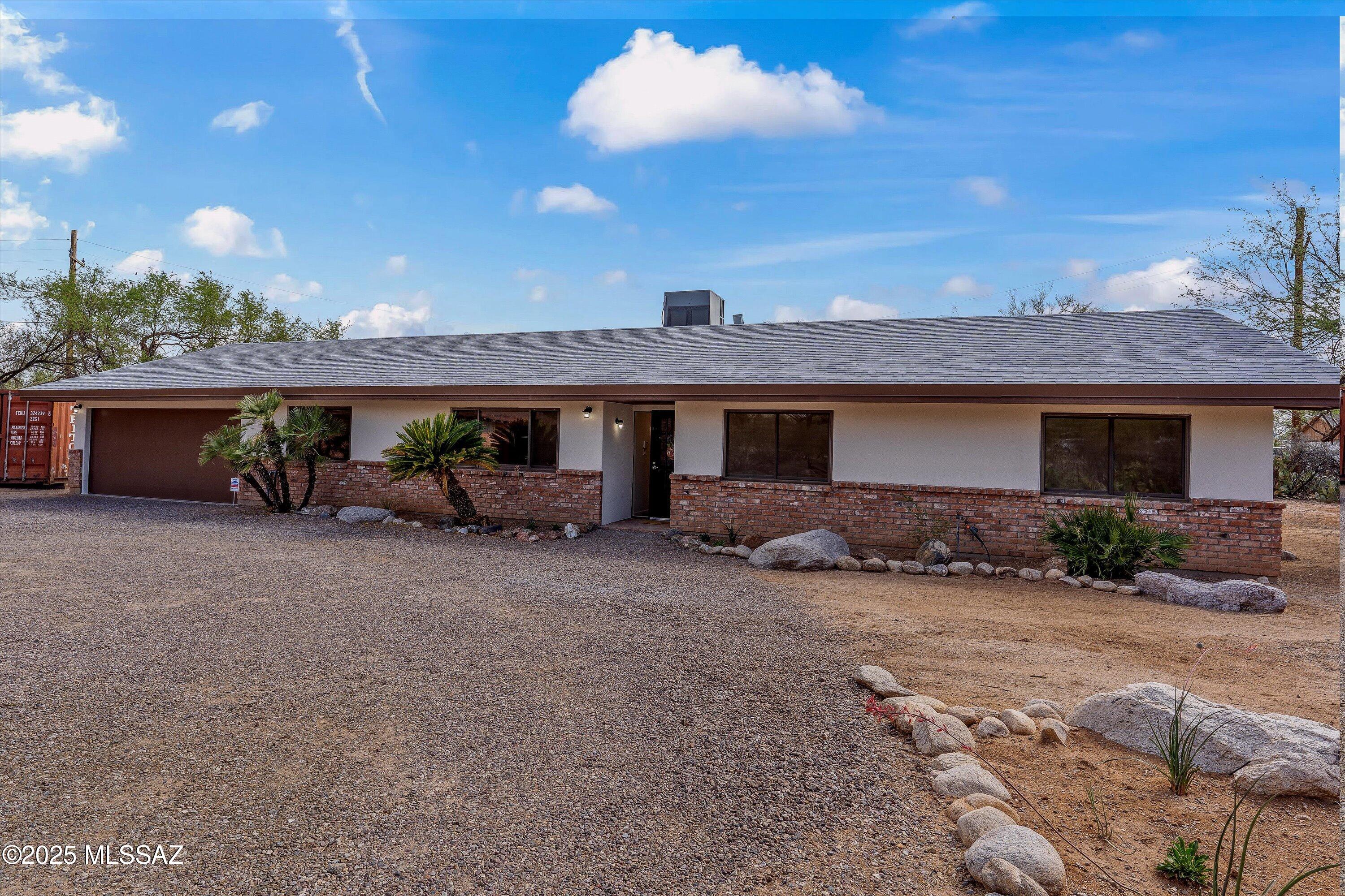 1241 W Cananea Ci Circle
