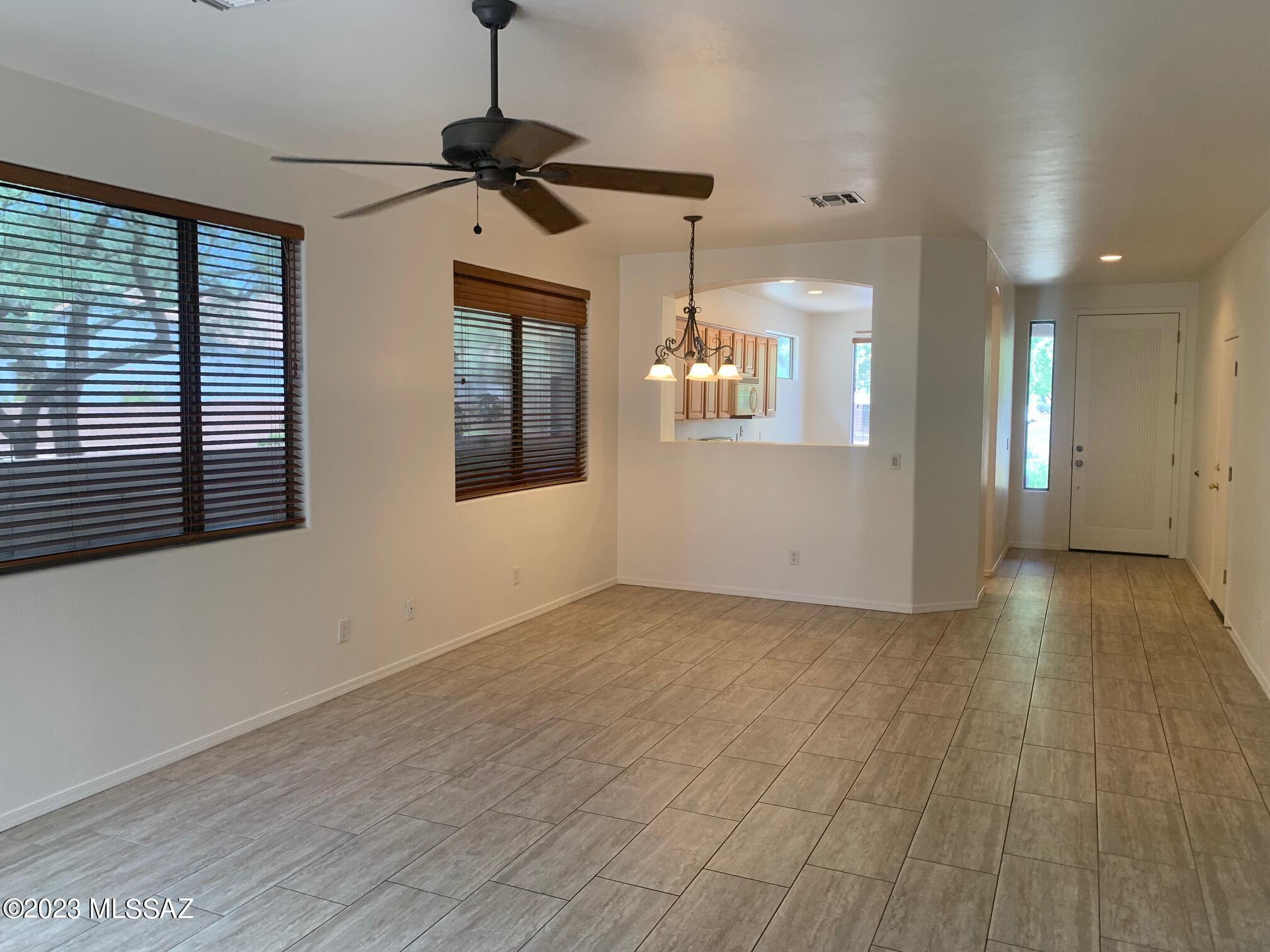 Hacienda Del Rio (1-118) - Residential Lease
