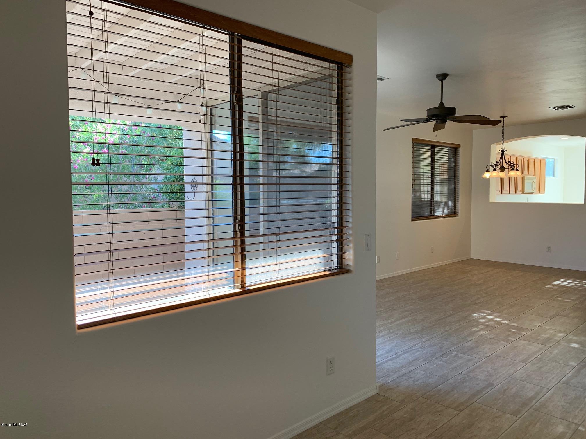 Hacienda Del Rio (1-118) - Residential Lease
