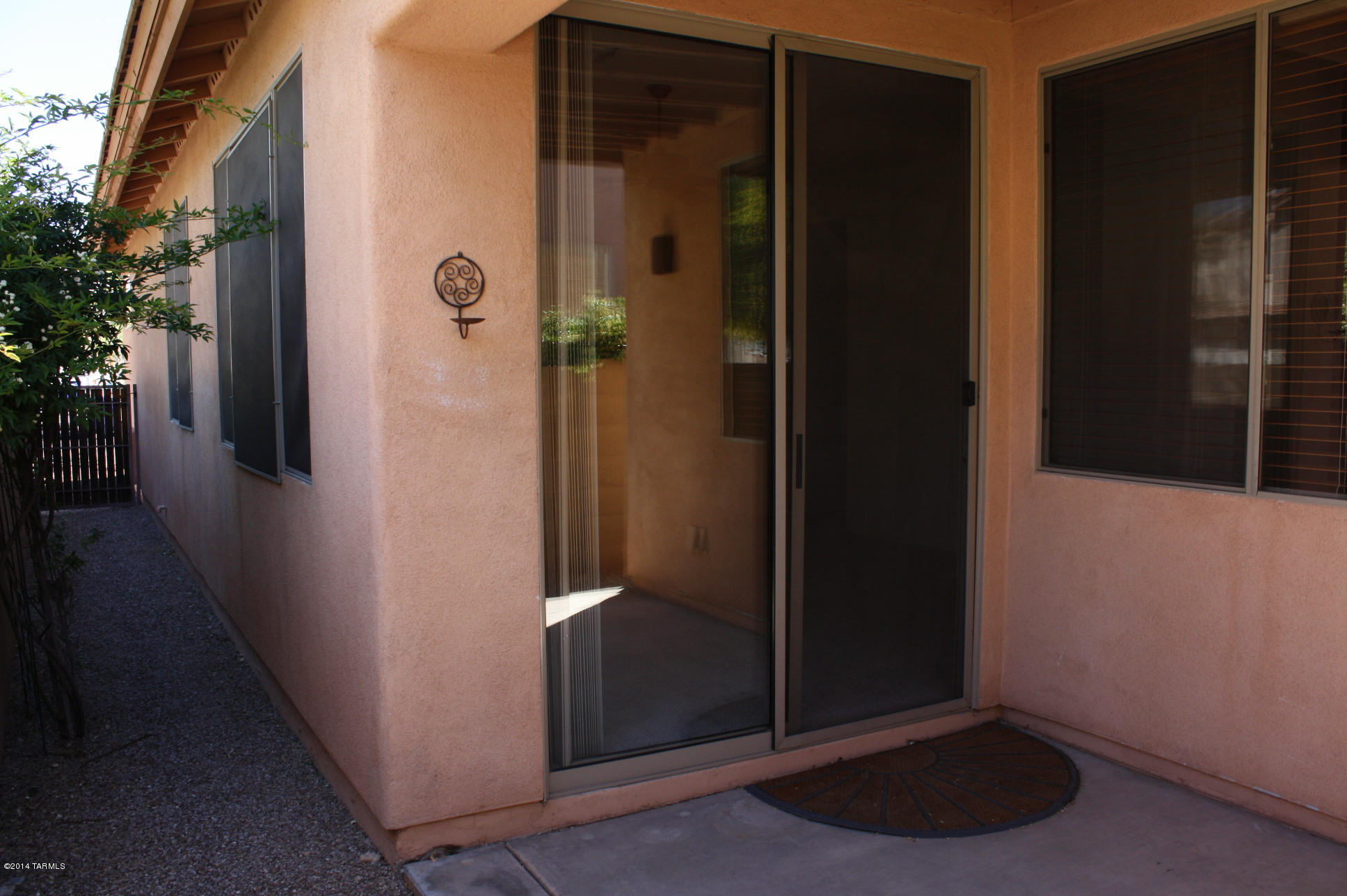 Hacienda Del Rio (1-118) - Residential Lease