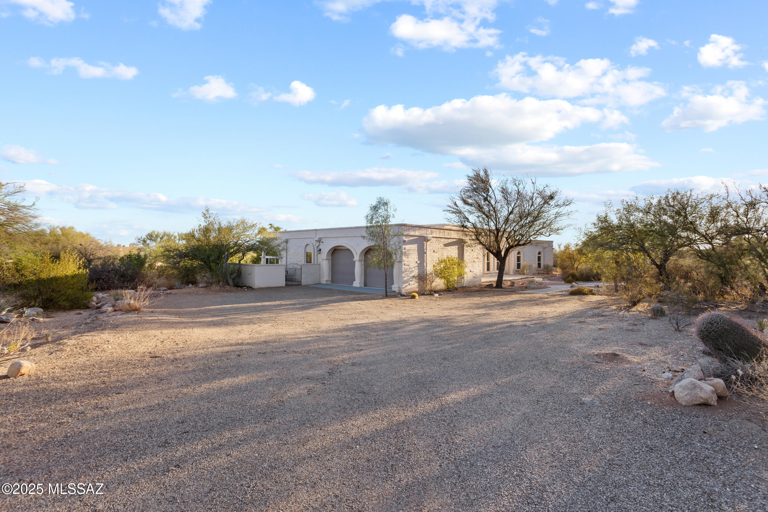 6355 N Camino De Santa Valera