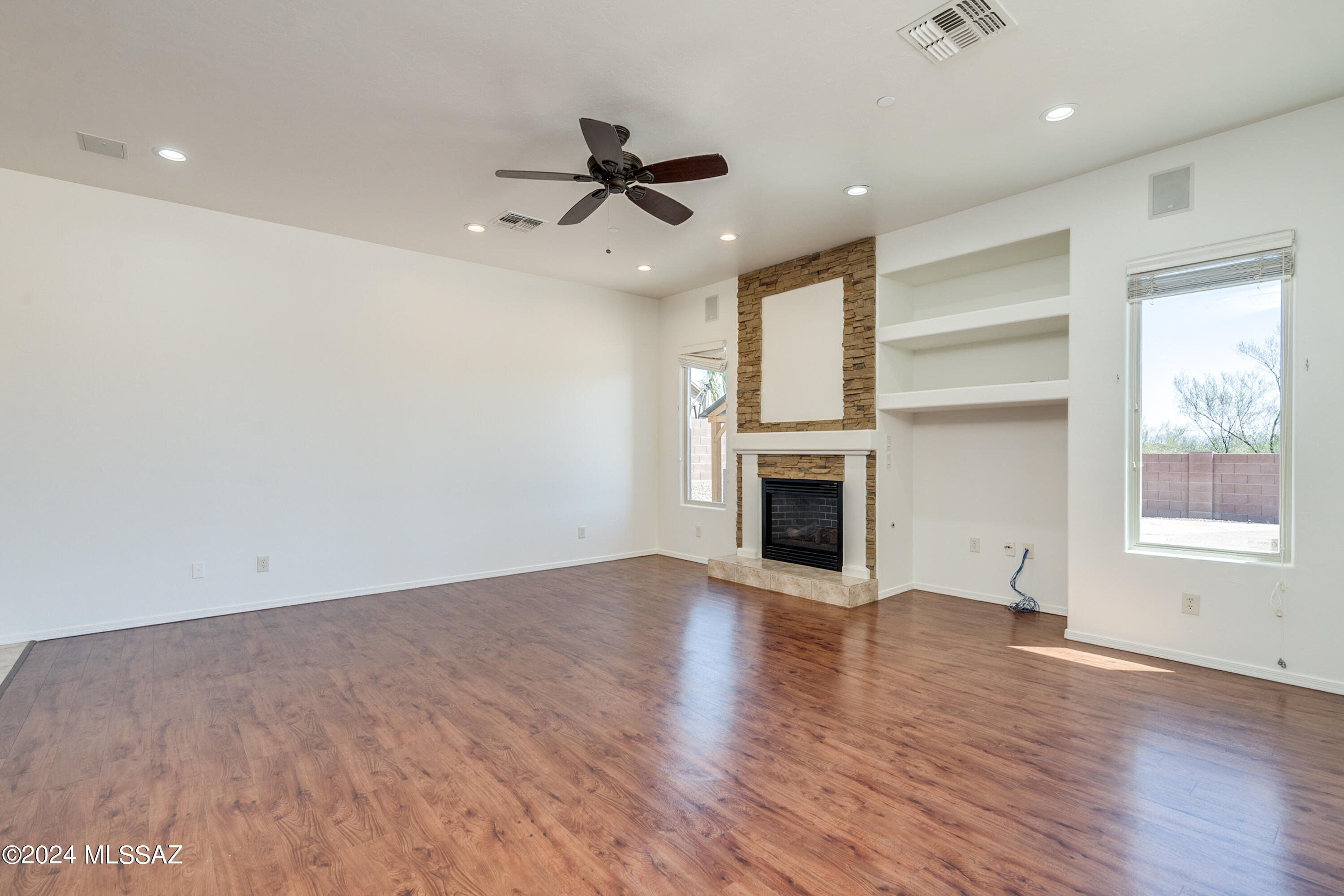 Agua Dulce (1-60) - Residential