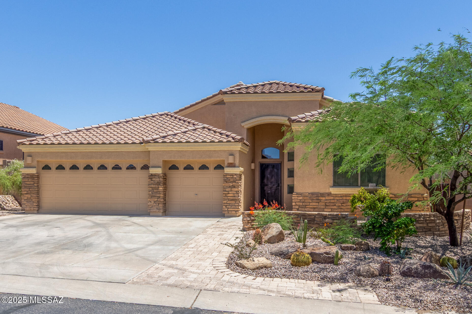 4923 W New Shadow Way