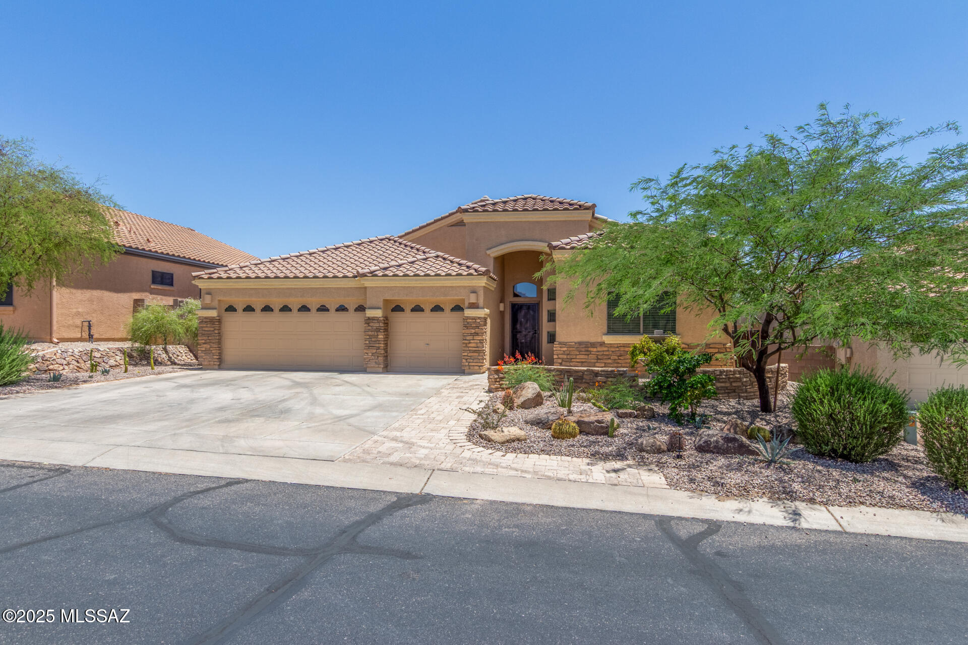 4923 W New Shadow Way