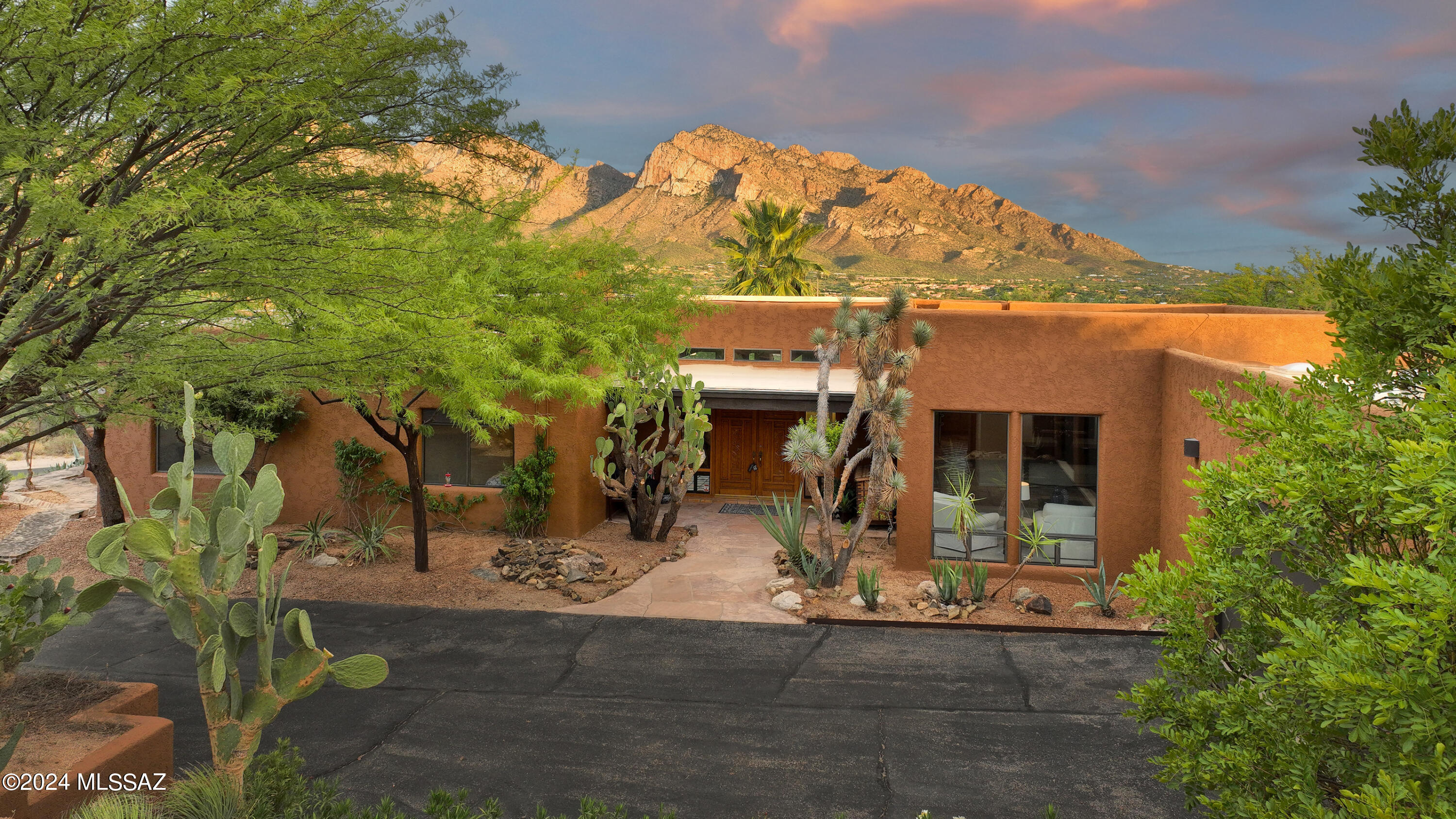 View Oro Valley, AZ 85737 house