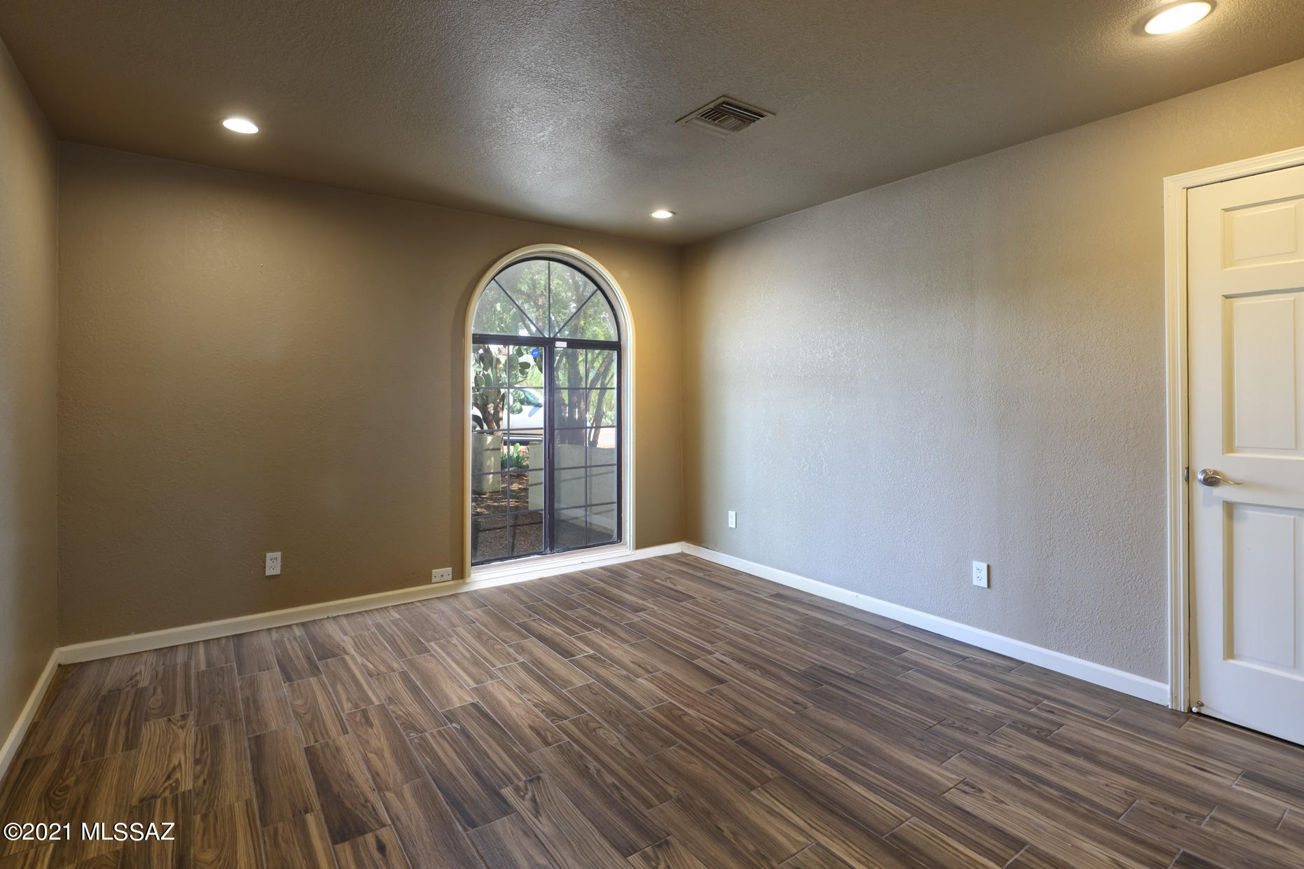 Shadow Hills (484-595) - Residential