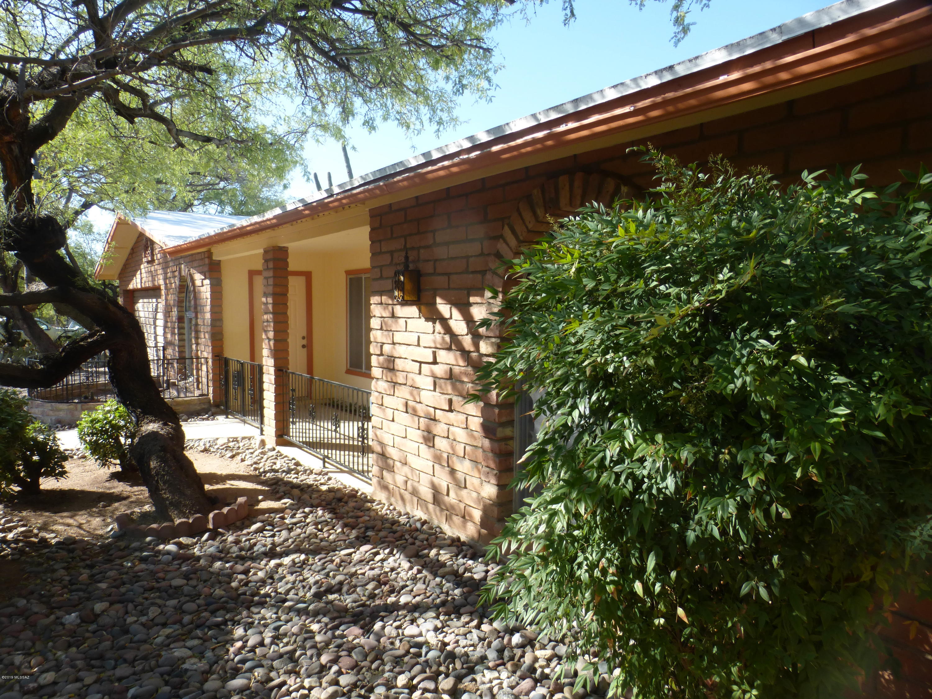 Sabino Town And Country Estates (1-77) - Residential