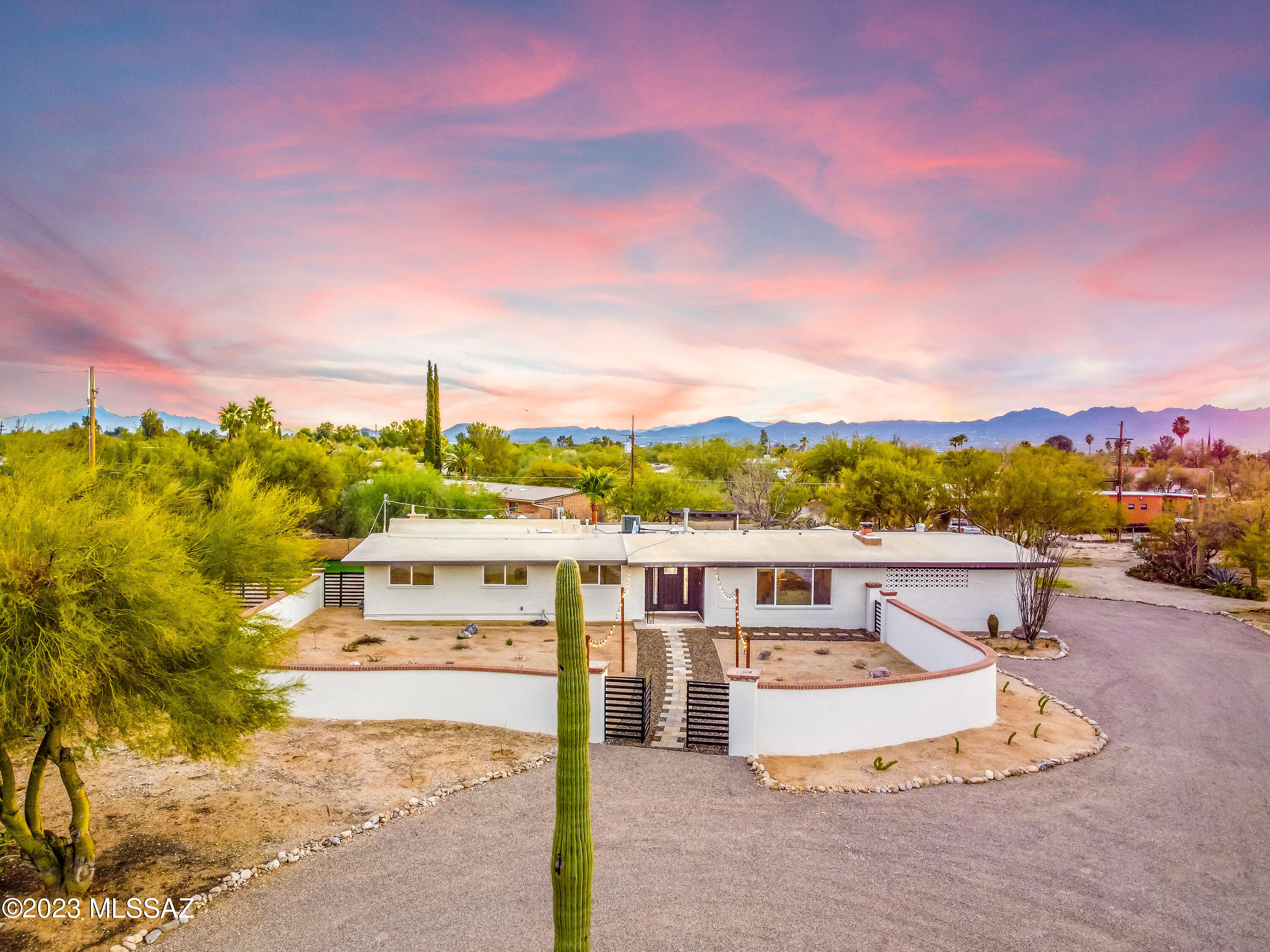 Casas Adobes Estates Resub. (1-67) - Residential